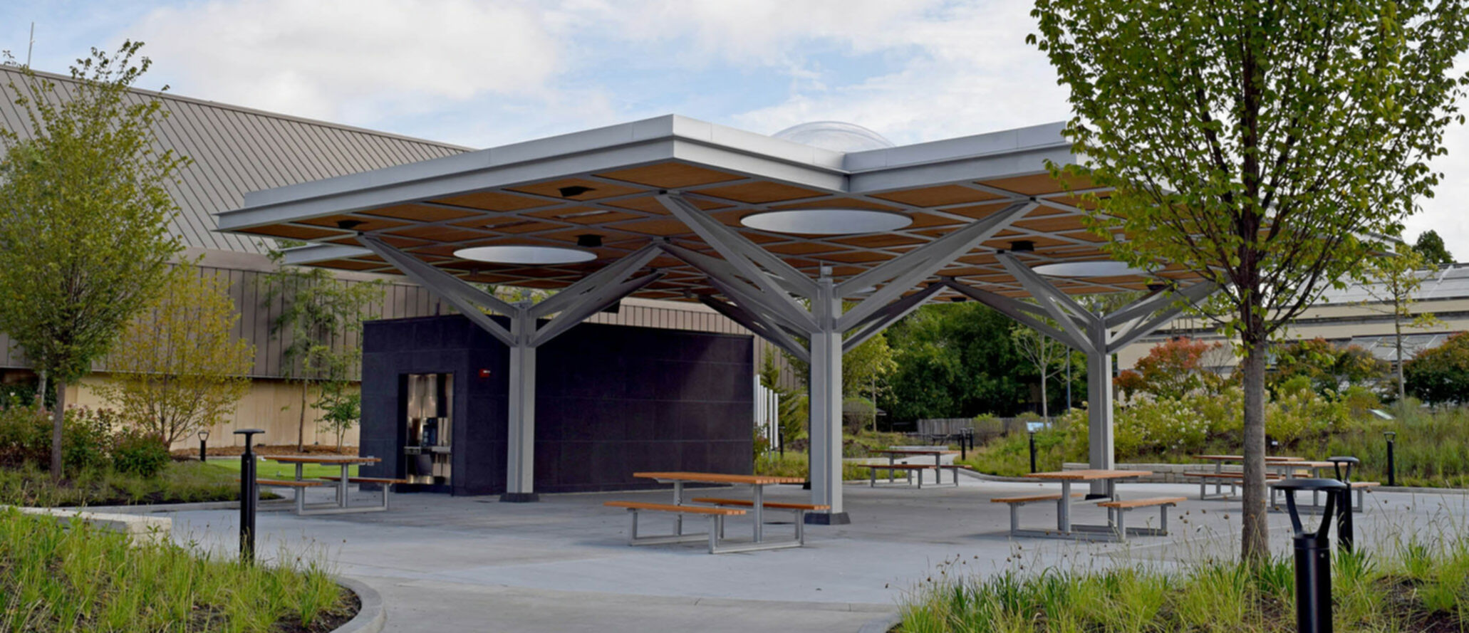 Einrichtungen_Dachuntersicht_öffentlicher Platz