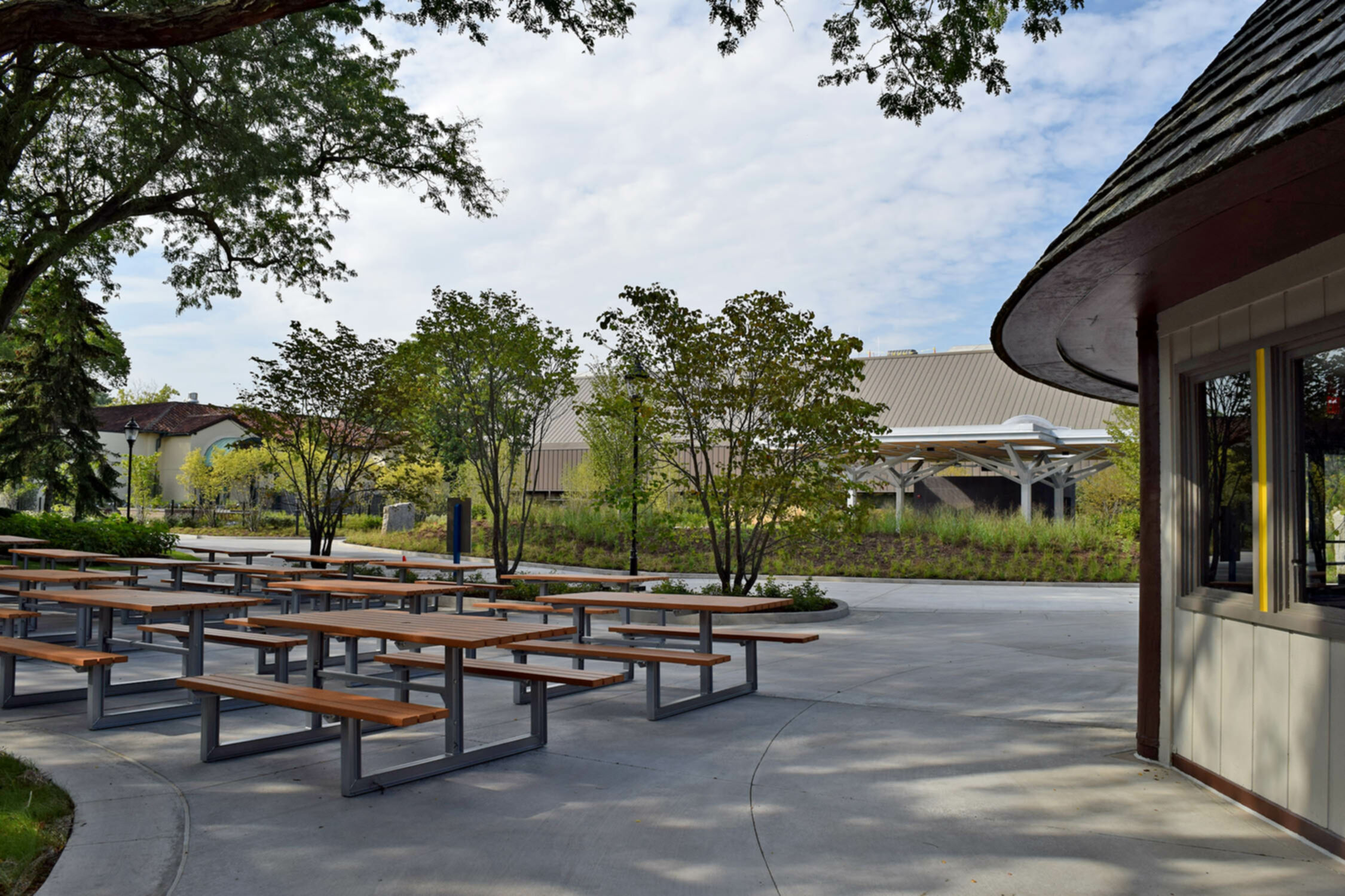 Einrichtungen_Dachuntersicht_öffentlicher Platz