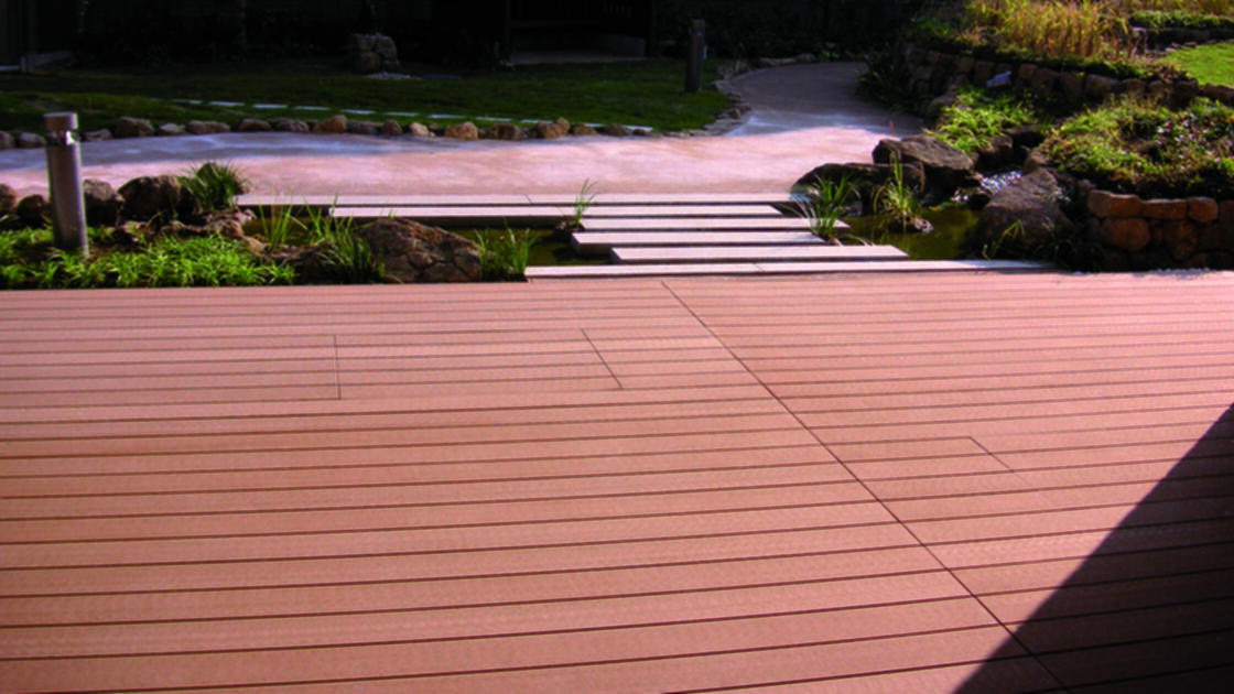 Einrichtungen_Terrasse Gewerbliche Nutzung_öffentlicher Platz