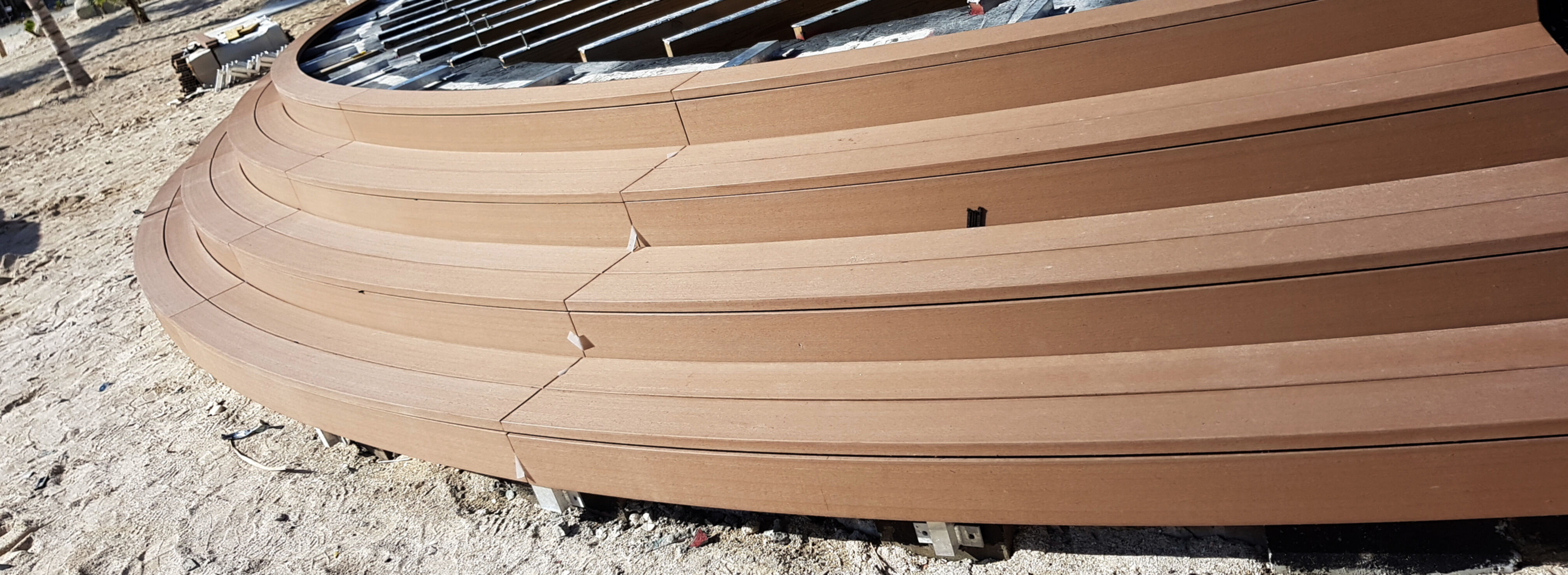 Einrichtungen_Terrasse Gewerbliche Nutzung_Am Wasser entlang