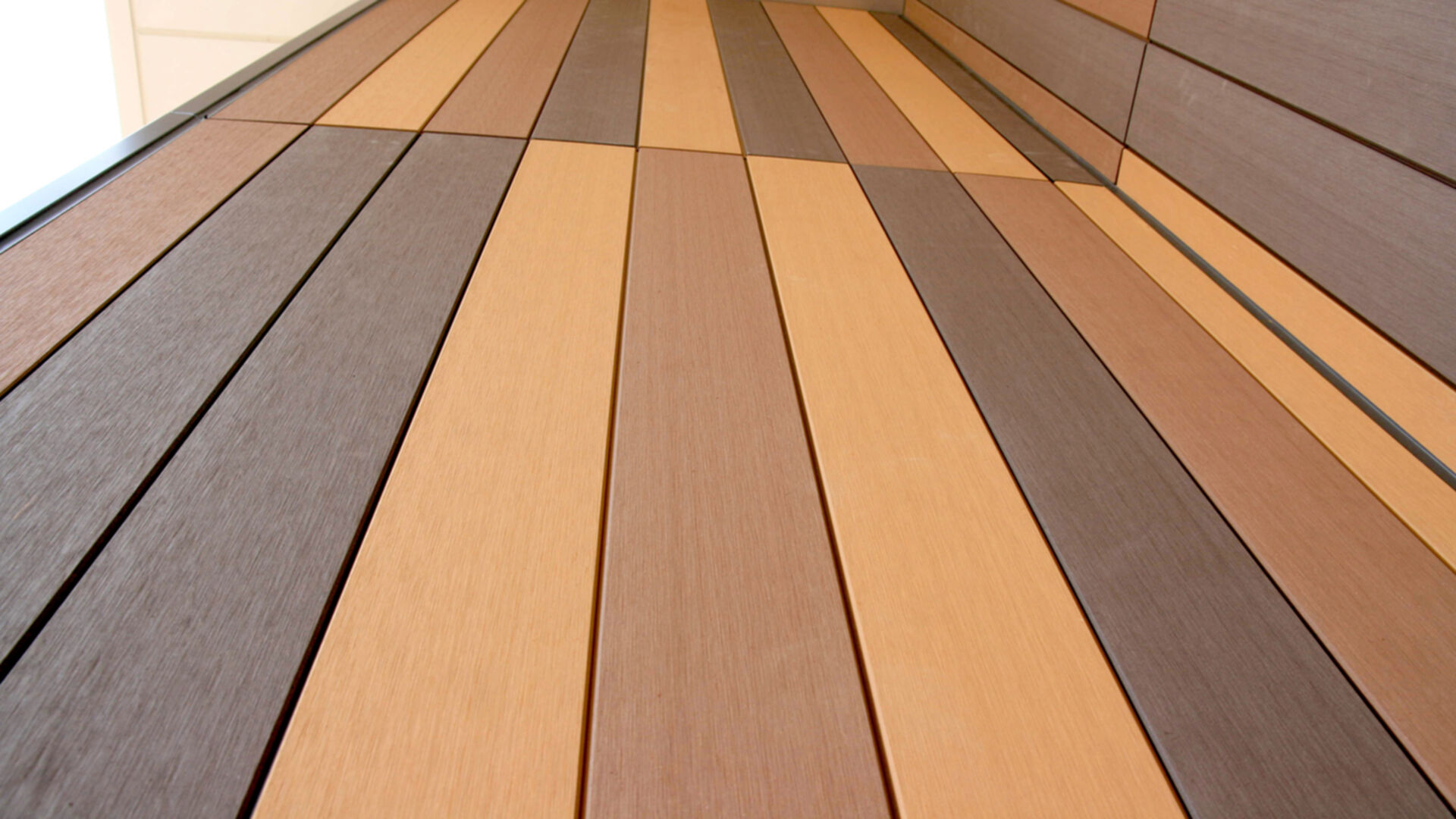 Restaurant und Hotelgewerbe_Fassadenverkleidung - vertikal_Restaurant