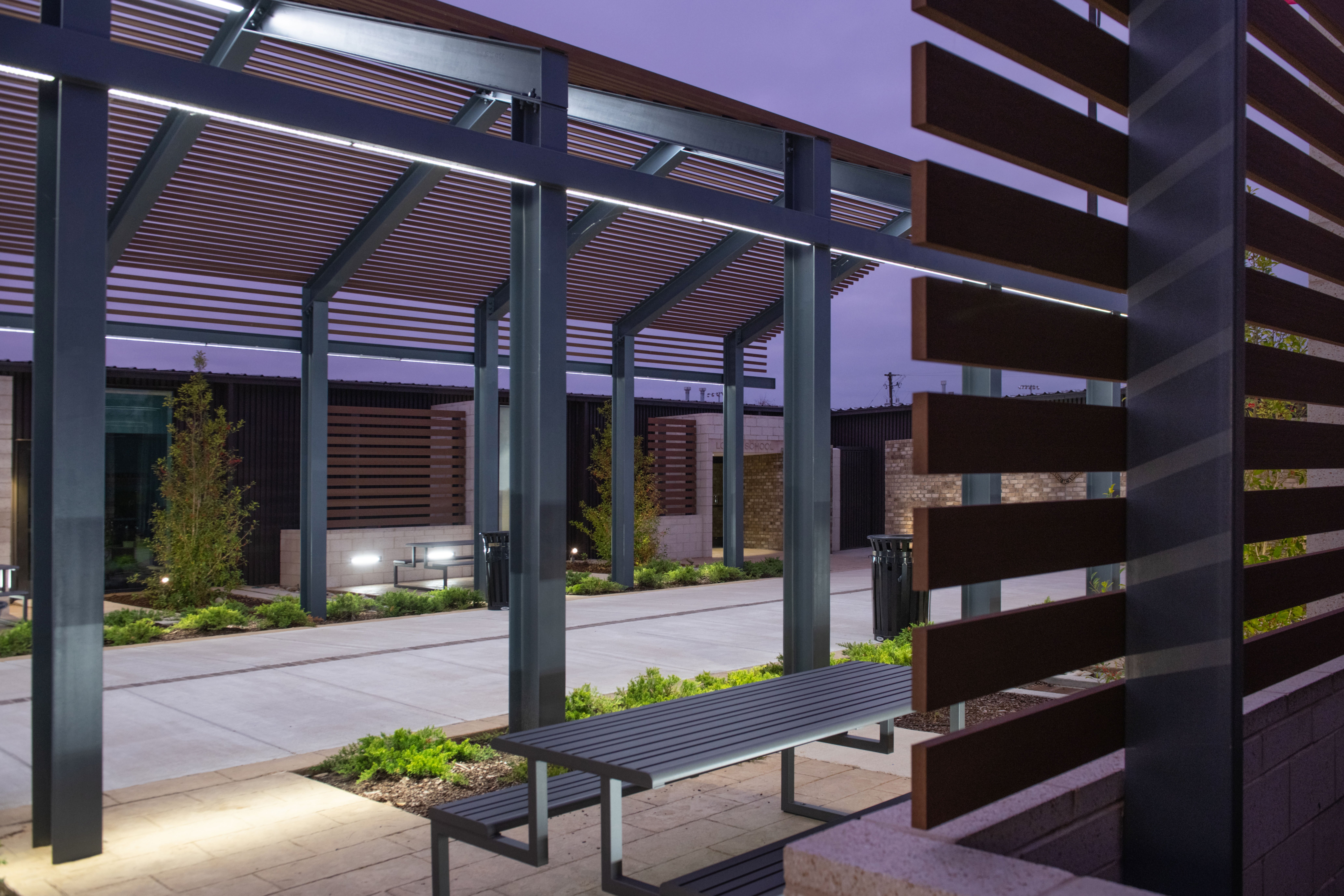 Wohngebäude_Offene Fassadenverkleidung - verti._Wohnhaus