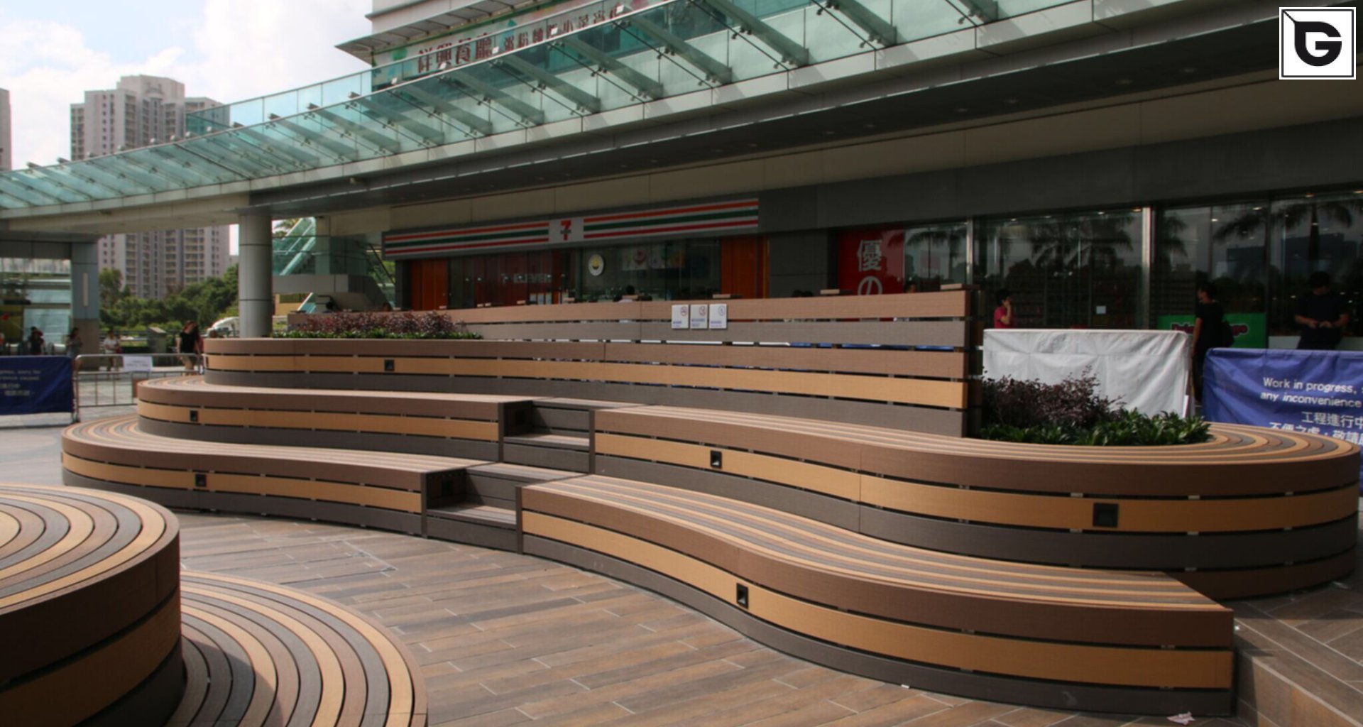 Einrichtungen_Straßenausstattung_Gebogene Profilen