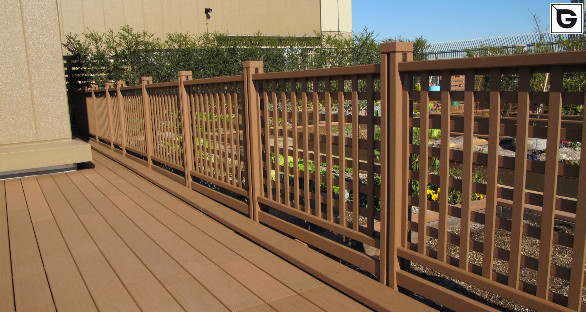 Einrichtungen_Zäune, Mauer, Portal_Einkaufszentrum