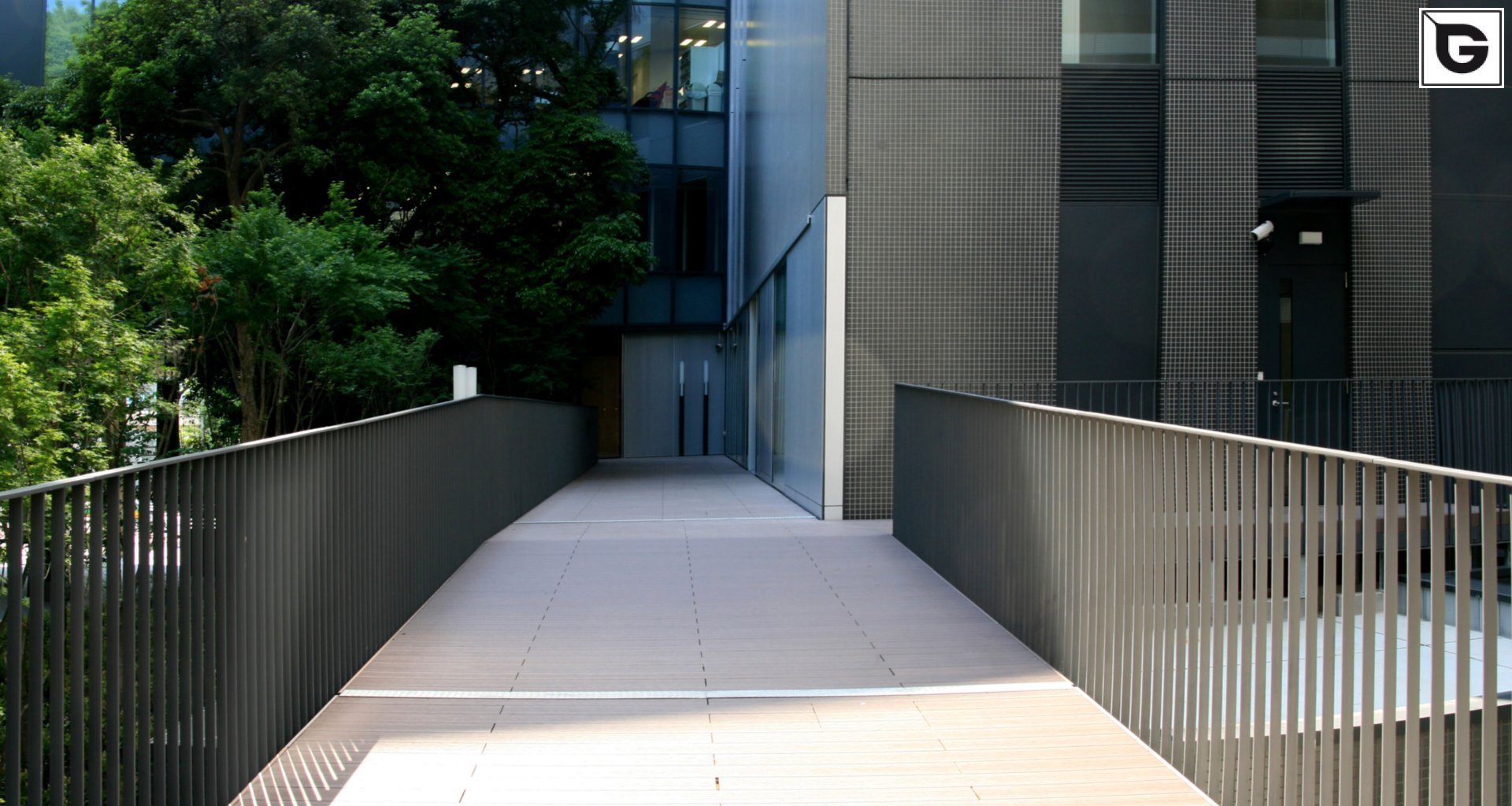 Wohngebäude_Dachanlage, Balk., Laufgang_Wohnhaus