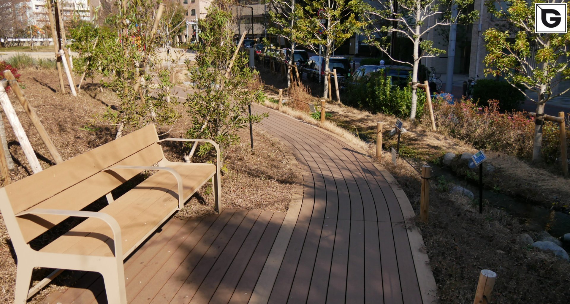 Einrichtungen_Brücken, Rampen, Gehweg_Gebogene Profilen