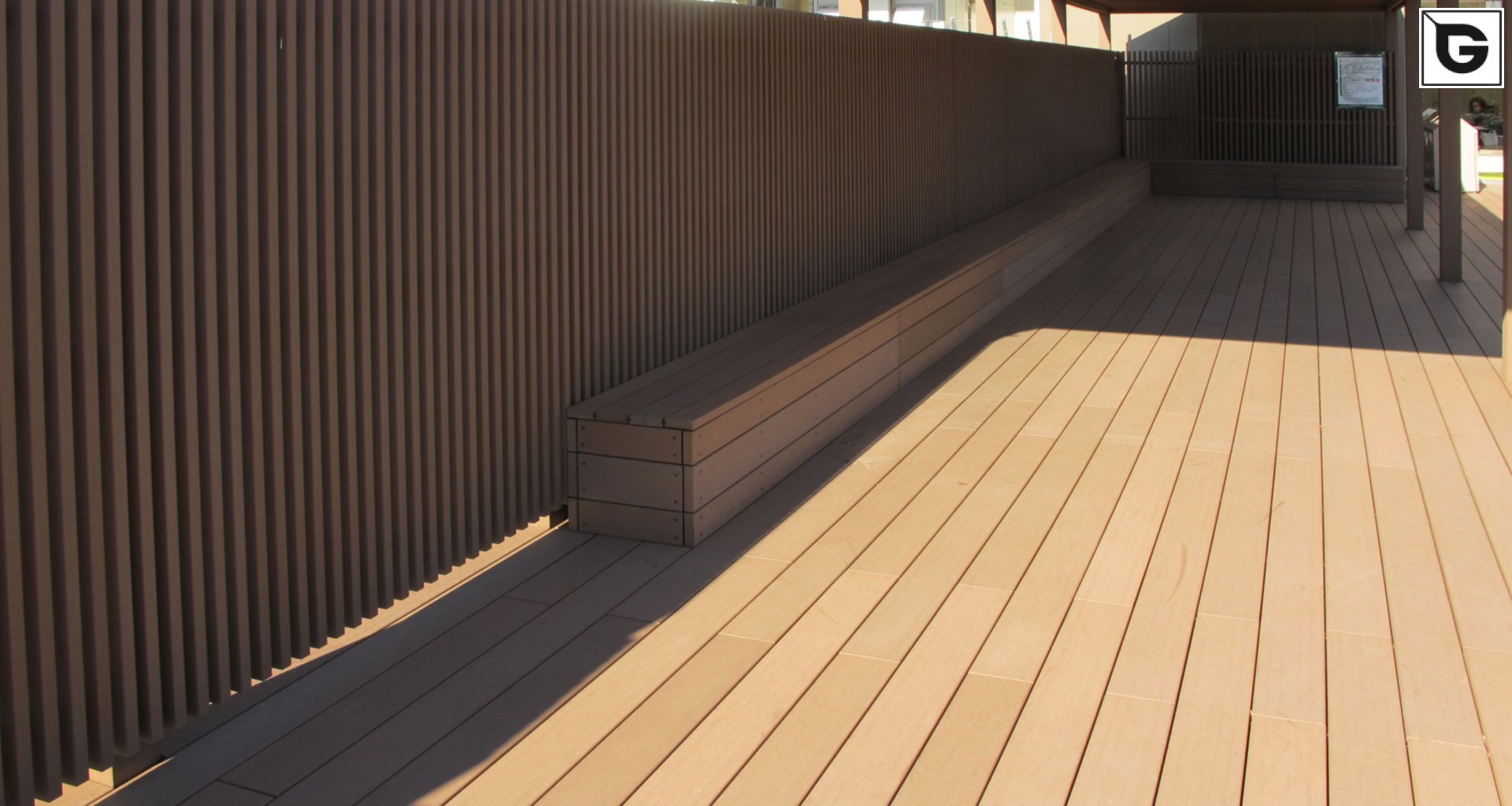 Einrichtungen_Pergola, Dachüberstand, Dach_Einkaufszentrum