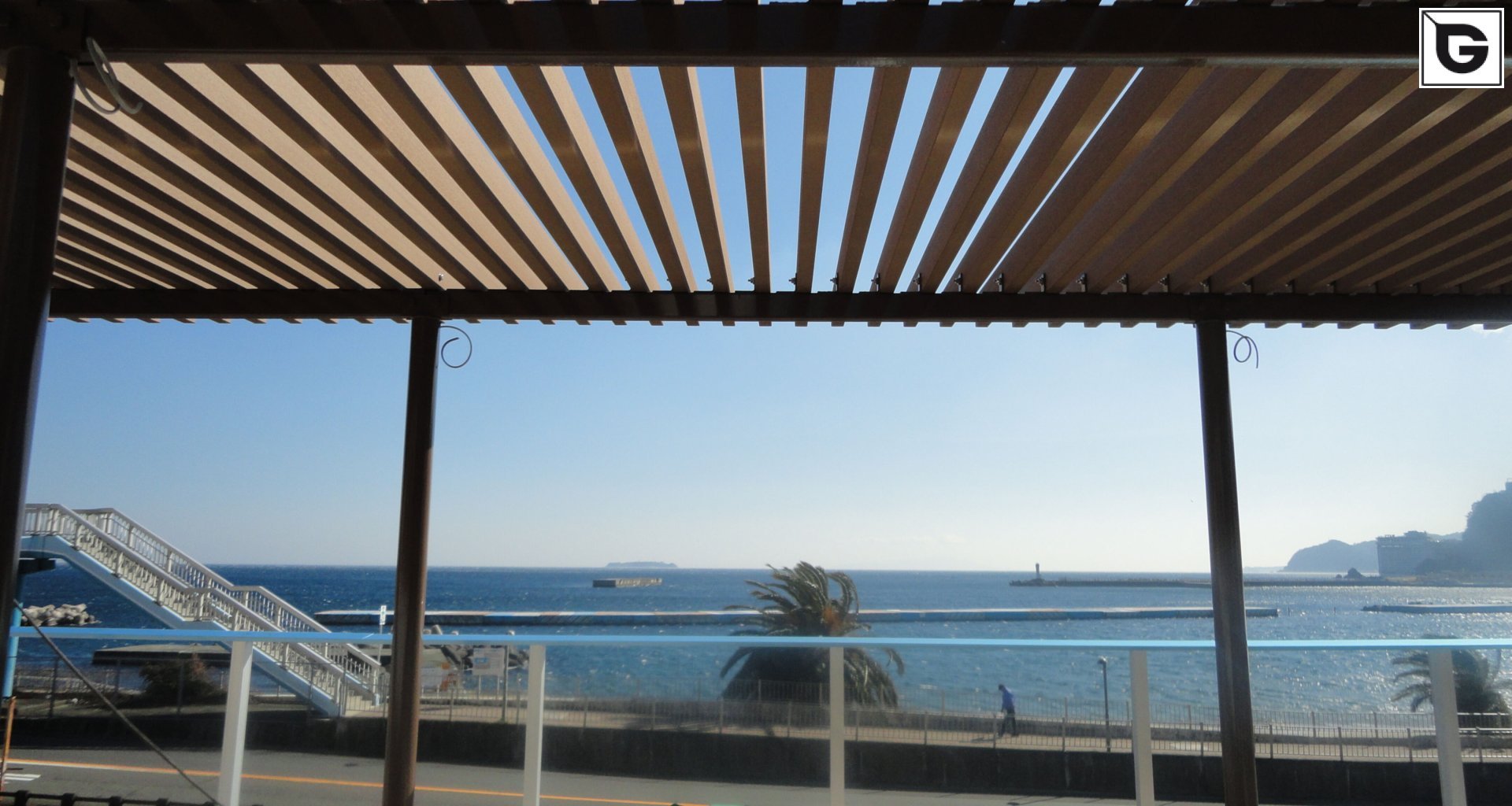 Einrichtungen_Pergola, Dachüberstand, Dach_Einkaufszentrum