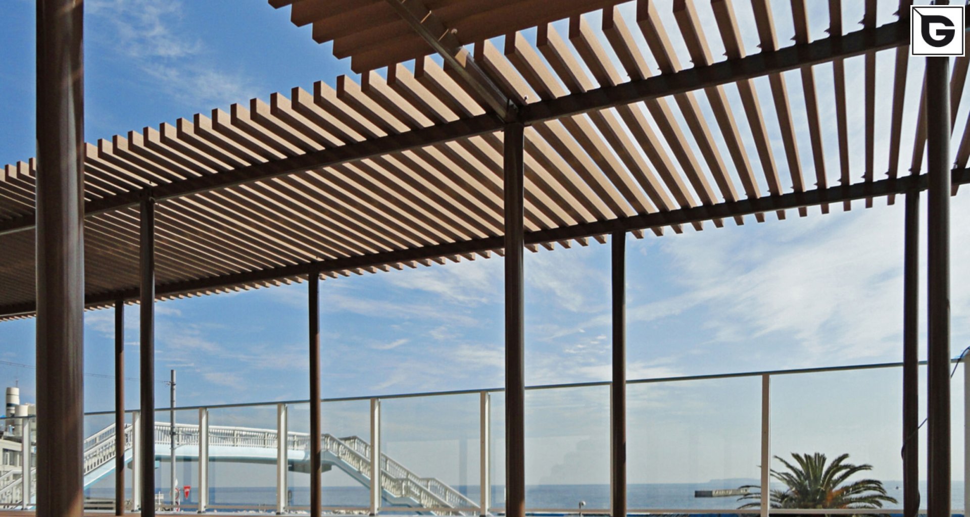 Einrichtungen_Pergola, Dachüberstand, Dach_Einkaufszentrum