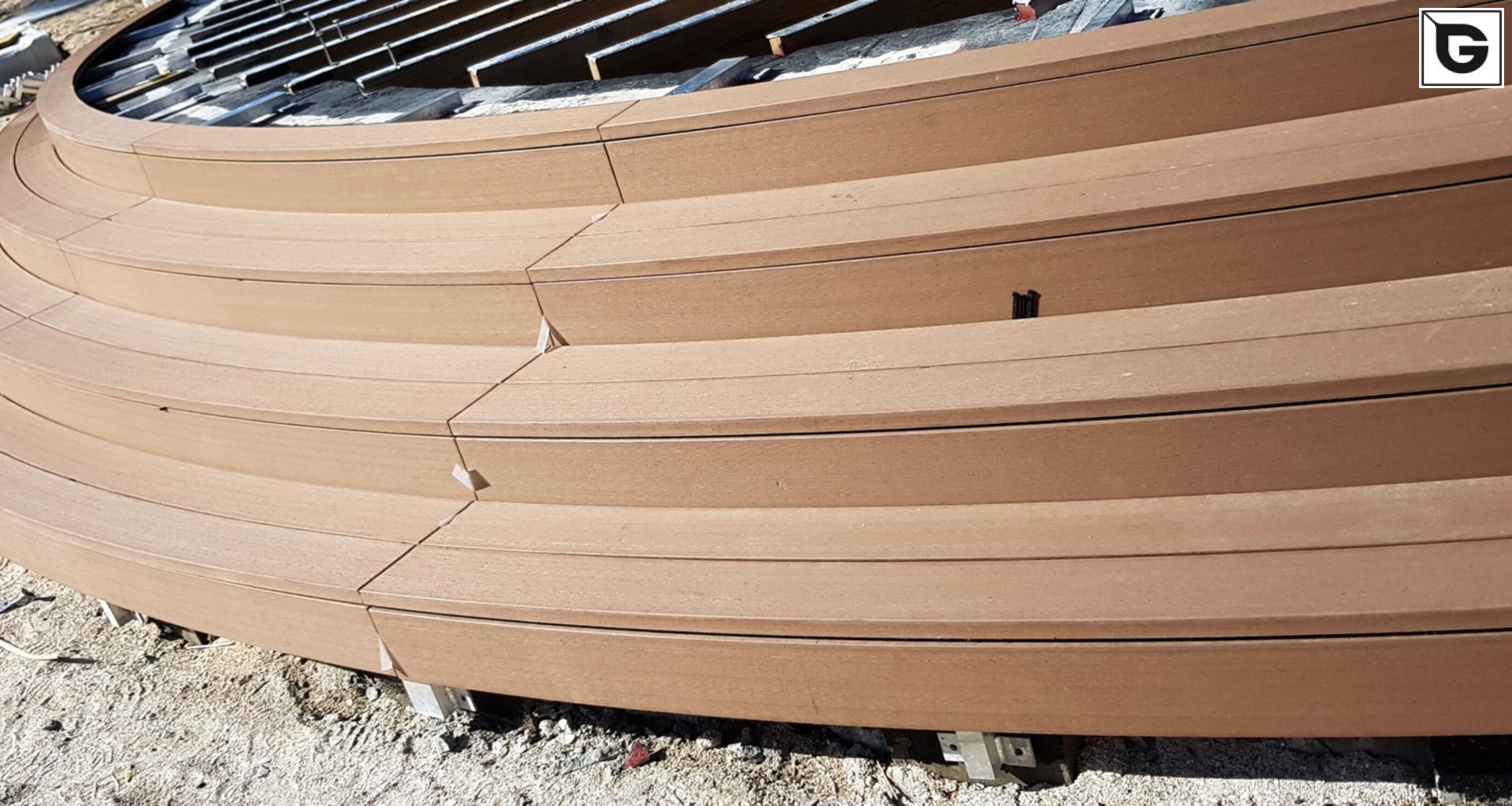 Einrichtungen_Terrasse Gewerbliche Nutzung_Am Wasser entlang