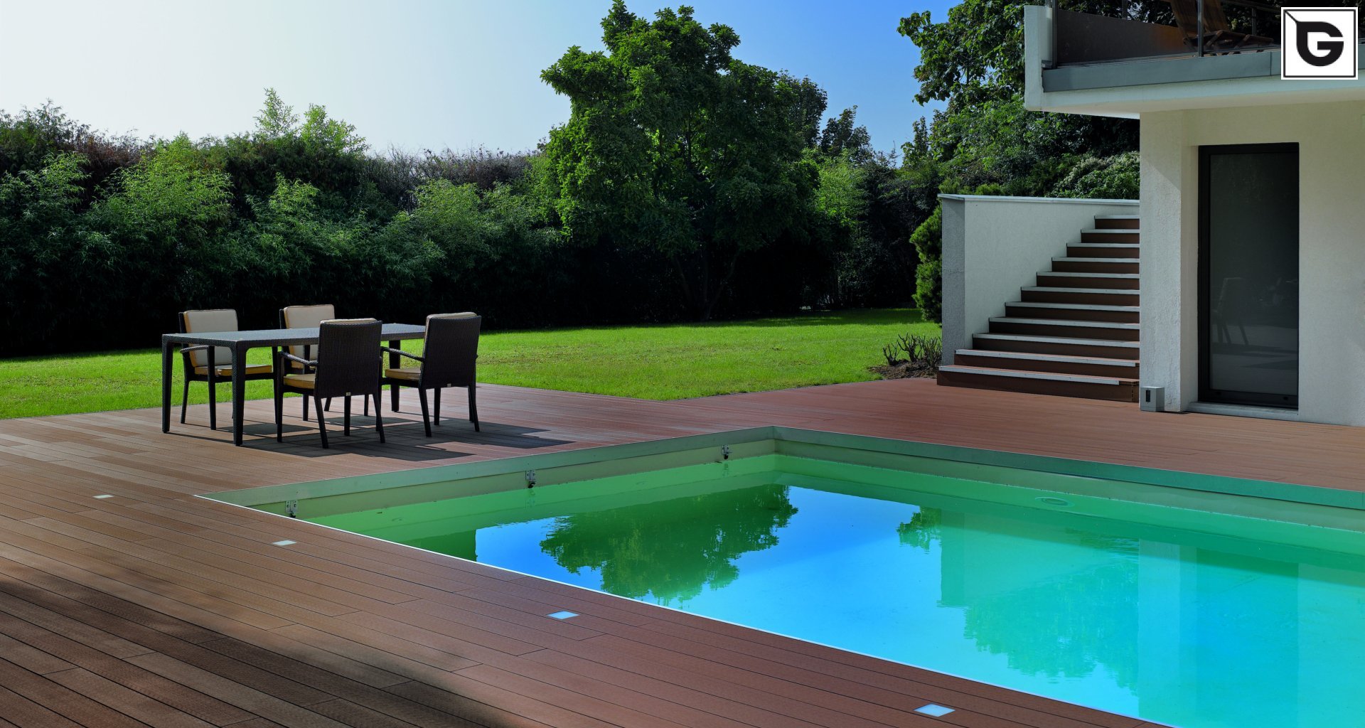 Einrichtungen_Schwimmbad deck_Am Wasser entlang