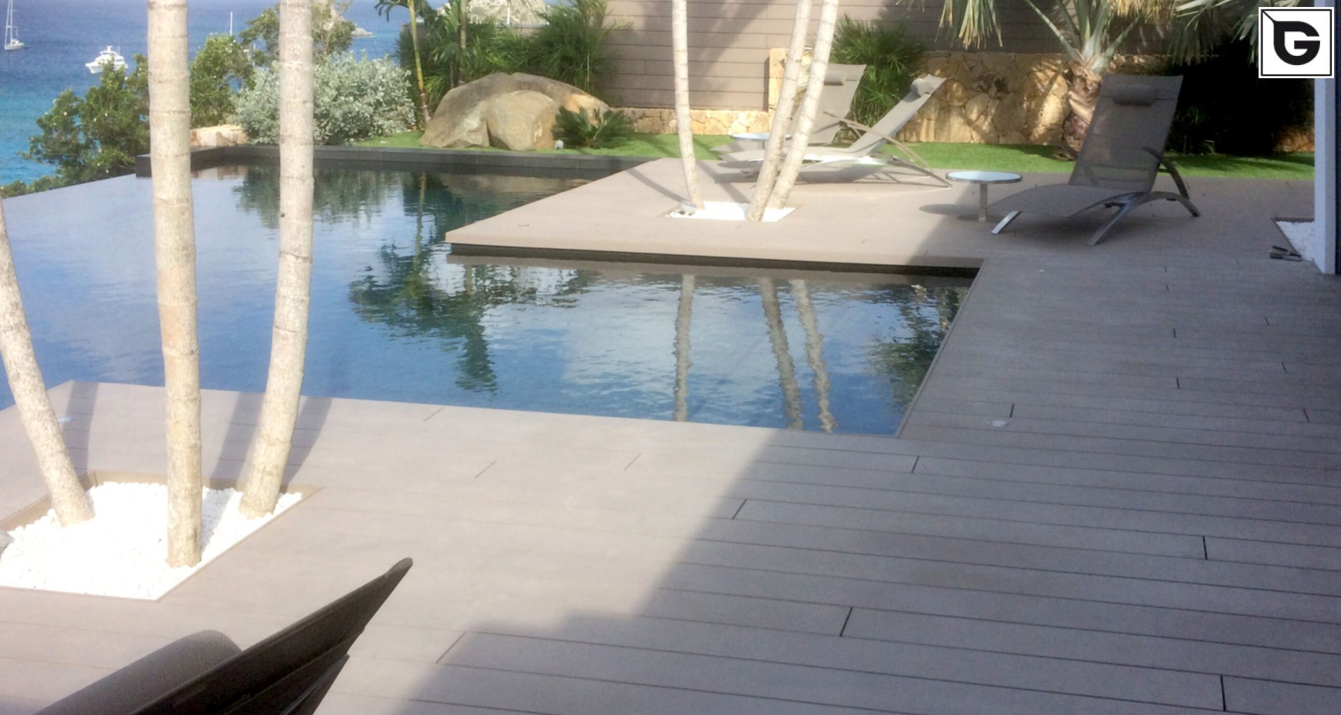 Einrichtungen_Schwimmbad deck_Am Wasser entlang