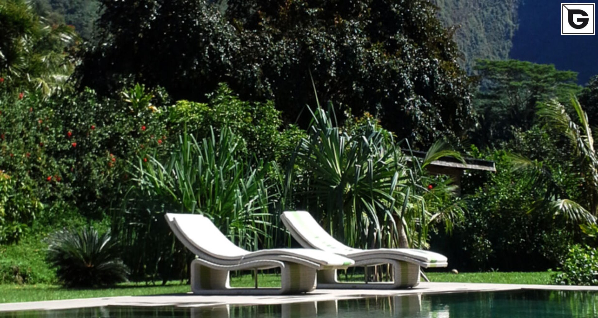 Einrichtungen_Schwimmbad deck_Am Wasser entlang