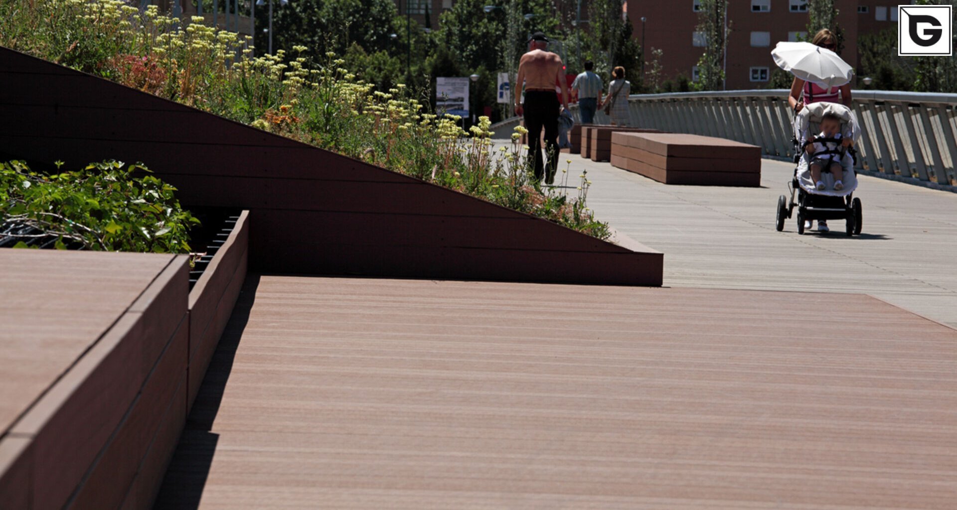 Einrichtungen_Treppen, Stufen & Tribünen_Am Wasser entlang