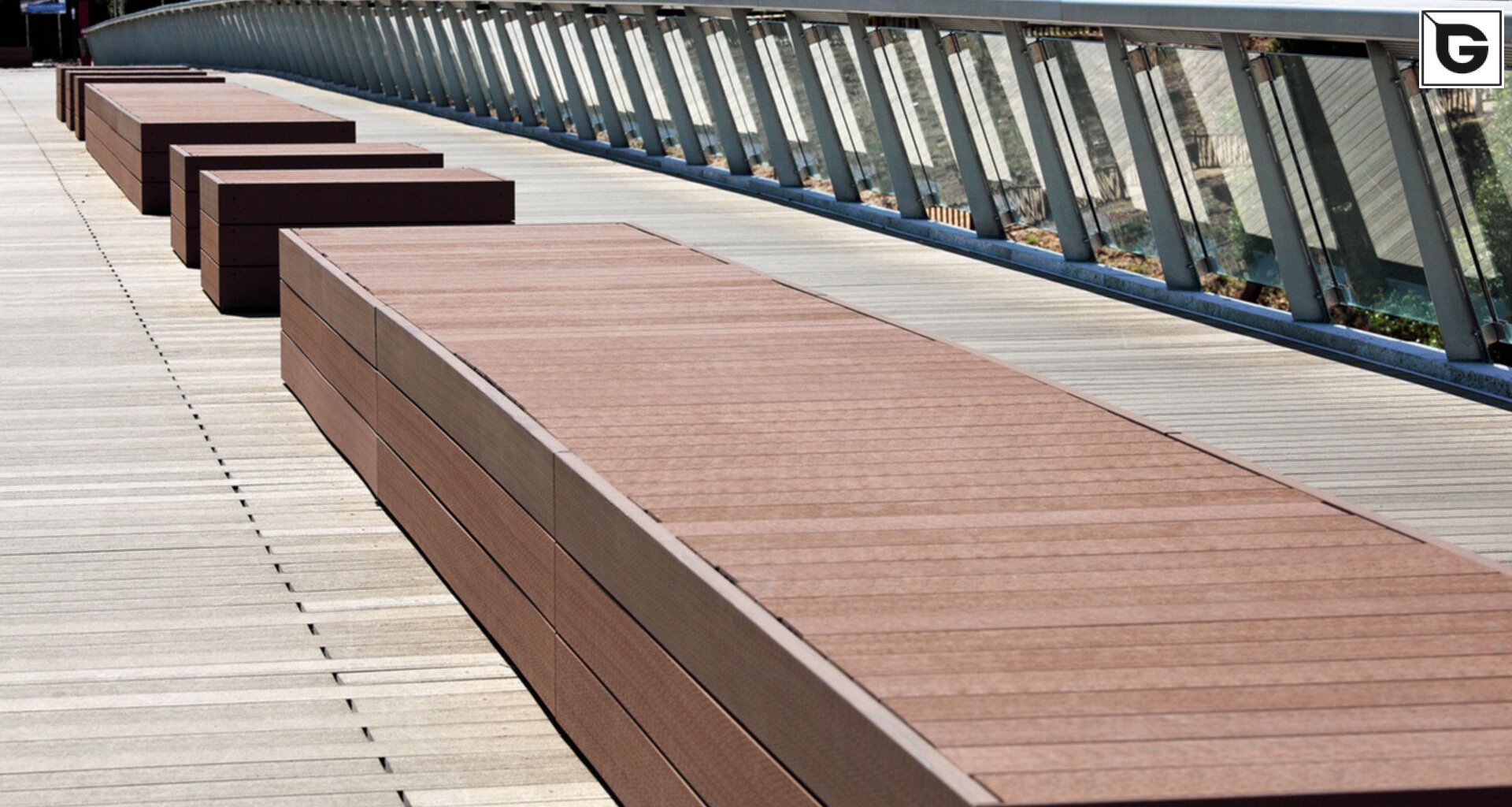 Einrichtungen_Treppen, Stufen & Tribünen_Am Wasser entlang