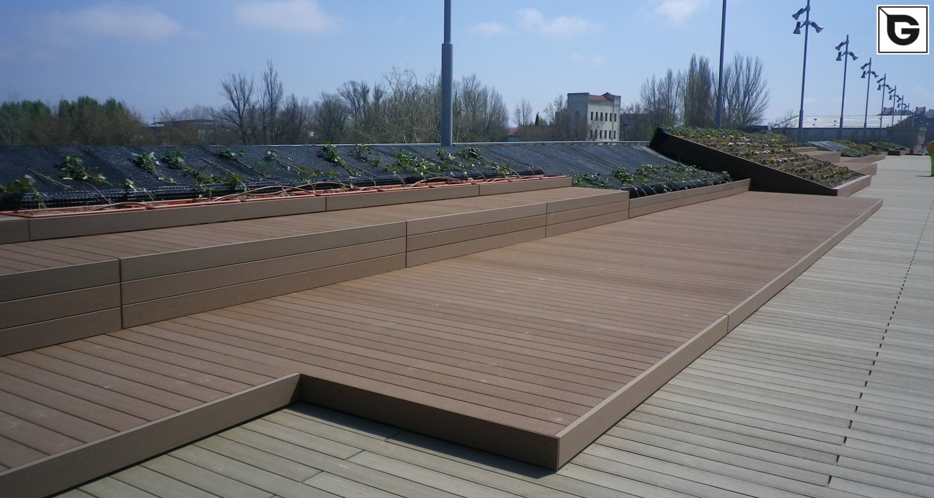 Einrichtungen_Treppen, Stufen & Tribünen_Am Wasser entlang