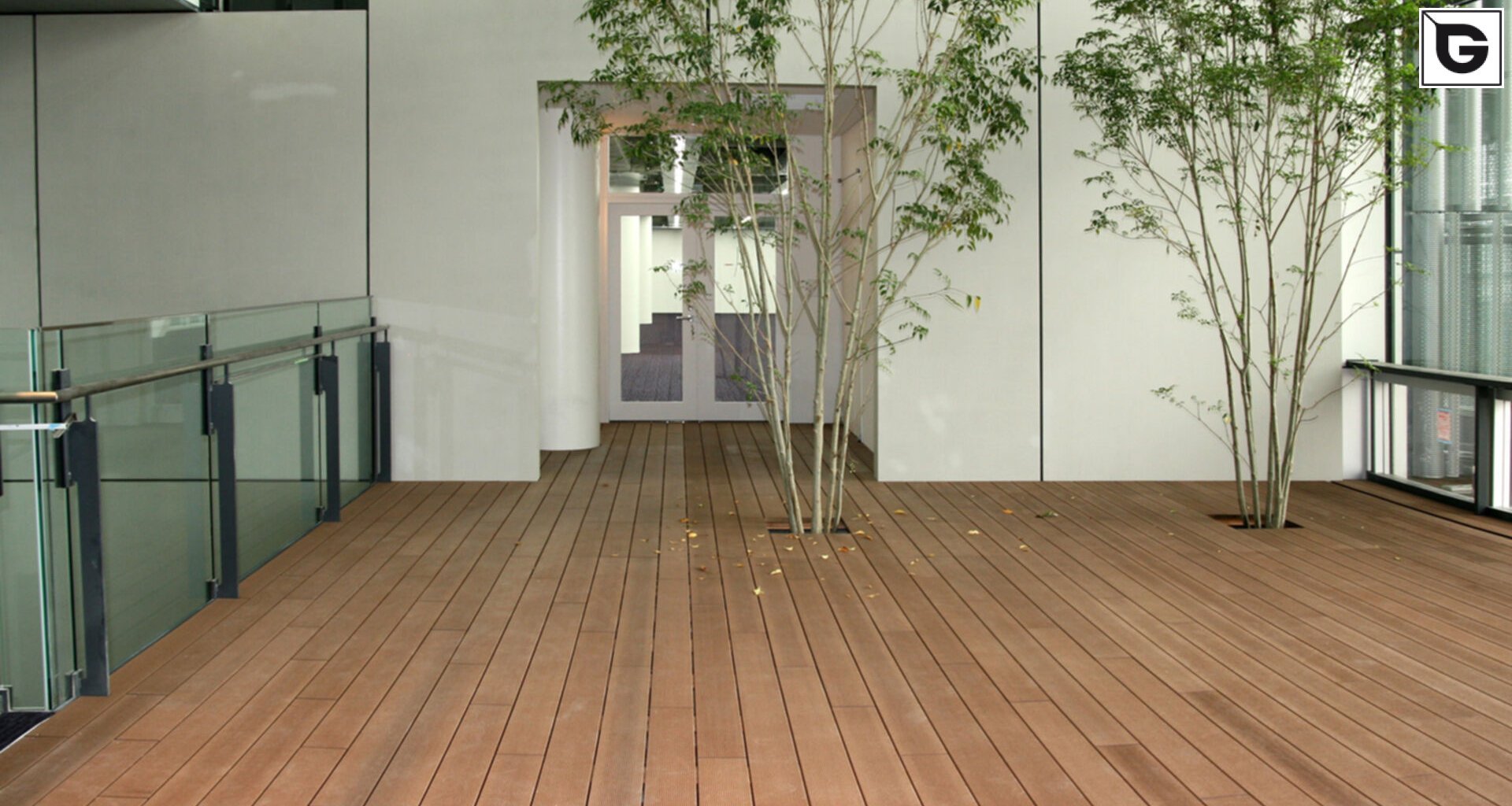 Verwaltungsgebäude_Terrasse Gewerbliche Nutzung_bodenbeläge im Innenbereich