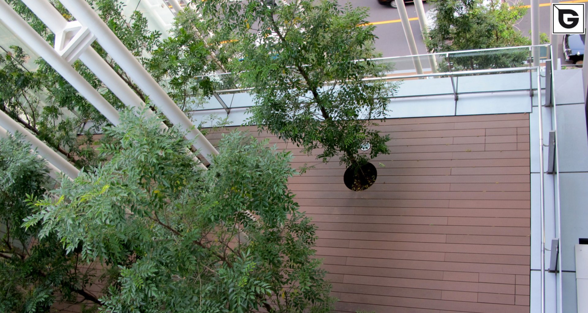 Verwaltungsgebäude_Dachanlage, Balk., Laufgang_Büros