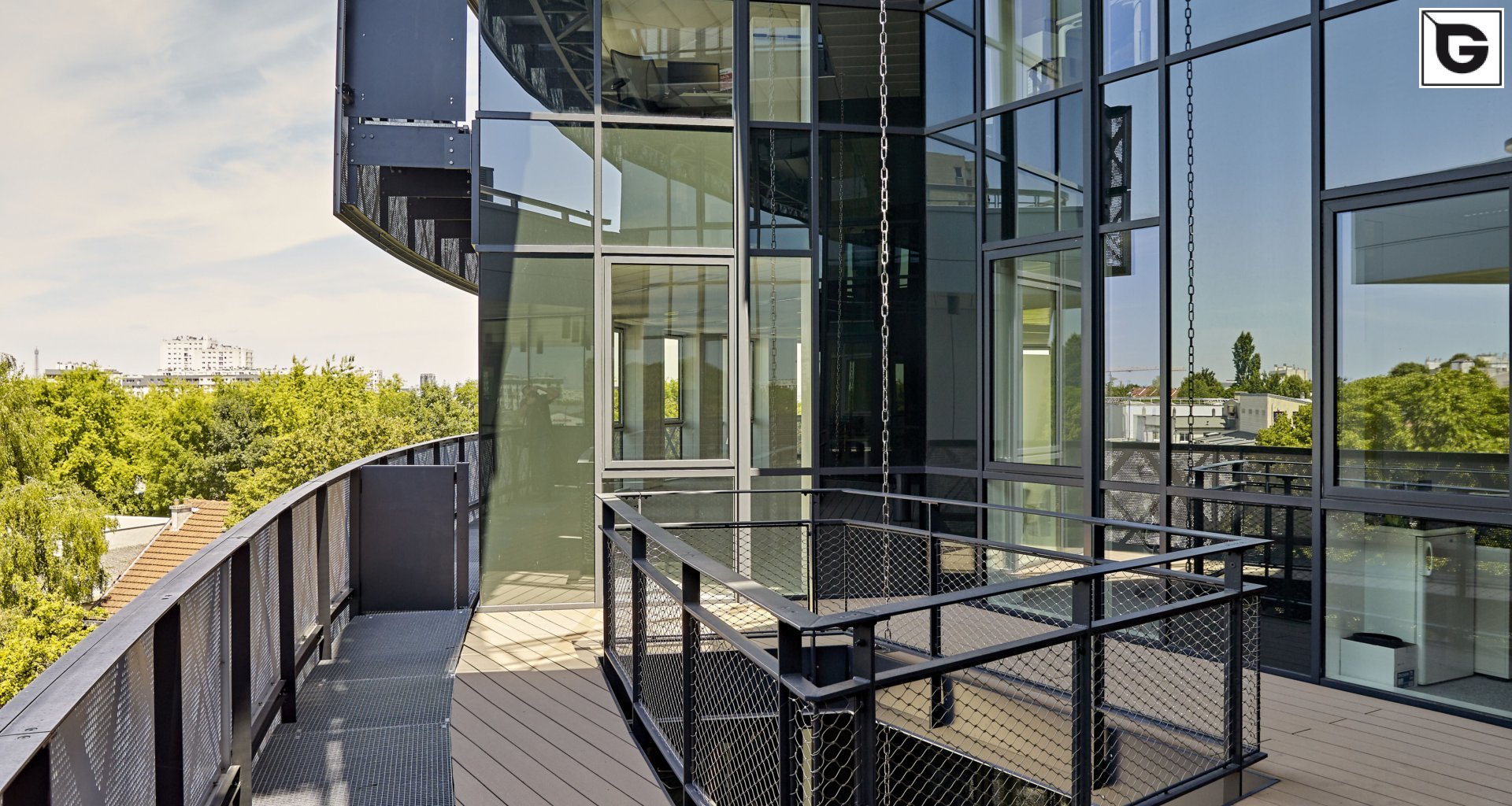 Verwaltungsgebäude_Terrasse Gewerbliche Nutzung_Vorzeigeprojekte - WPC holz 