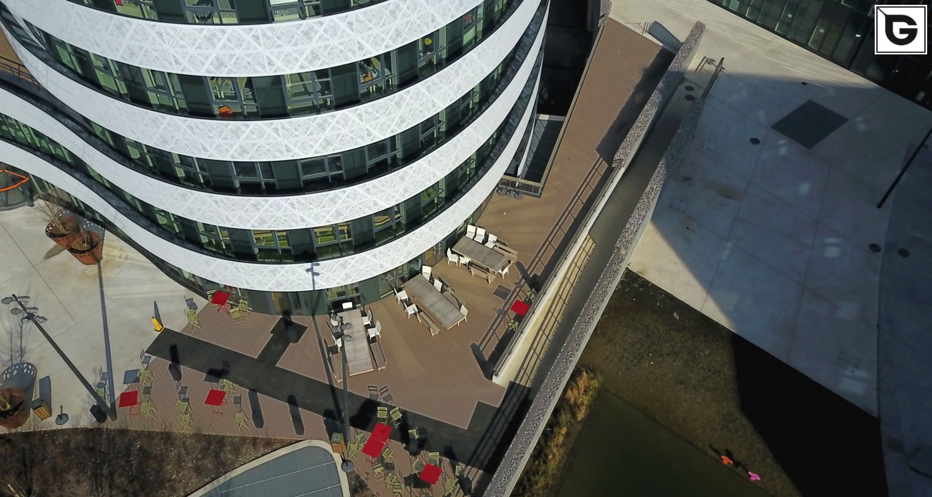 Verwaltungsgebäude_Terrasse Gewerbliche Nutzung_Vorzeigeprojekte - WPC holz 