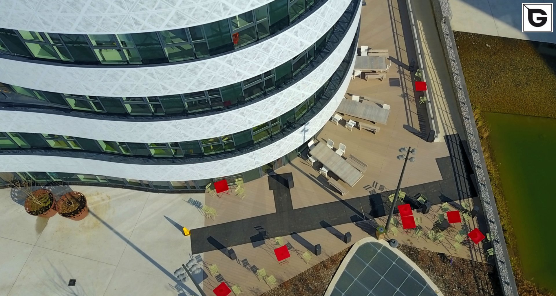 Verwaltungsgebäude_Terrasse Gewerbliche Nutzung_Vorzeigeprojekte - WPC holz 