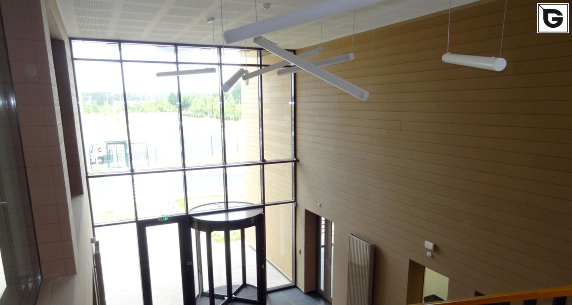 Verwaltungsgebäude_Fassadenverkleidung - horizontal_Büros