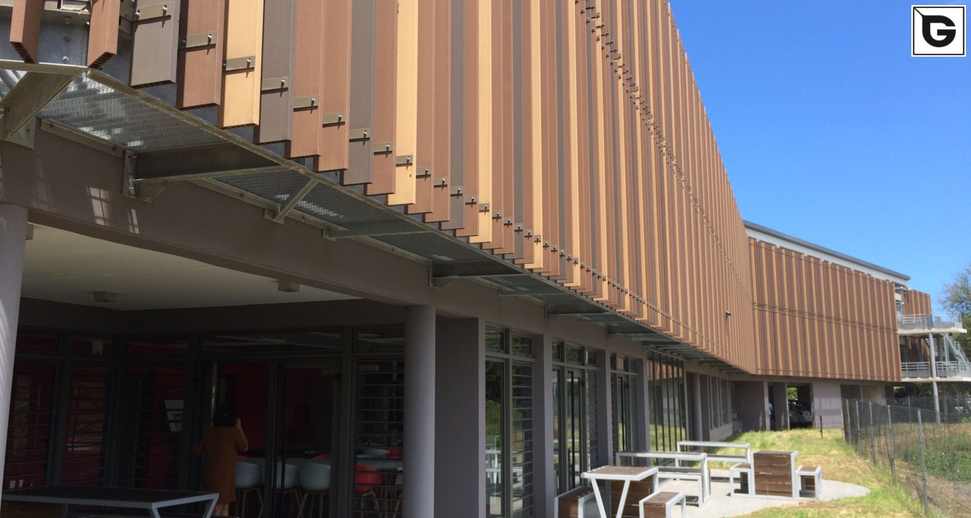 Verwaltungsgebäude_Vertical Sonnenschutz, jalousien_Büros