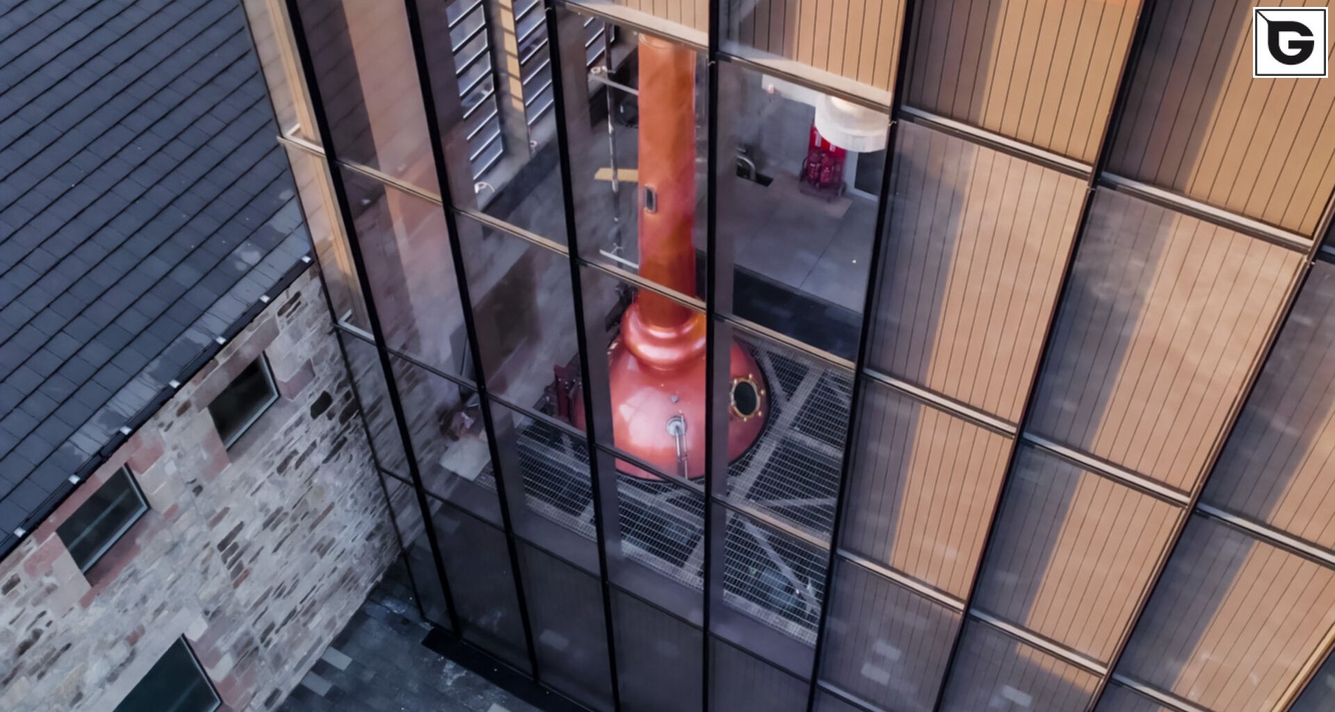 Wohngebäude_Geländer_Wohnhaus