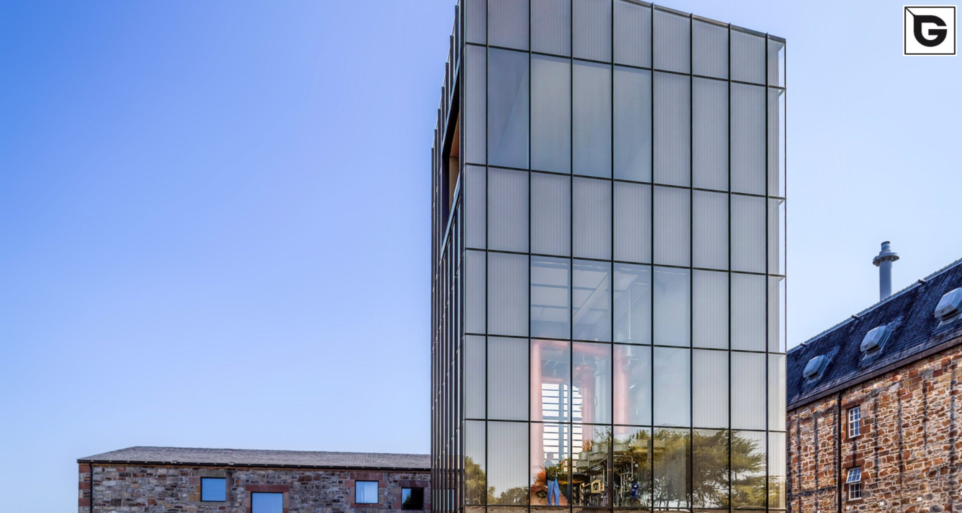 Wohngebäude_Geländer_Wohnhaus