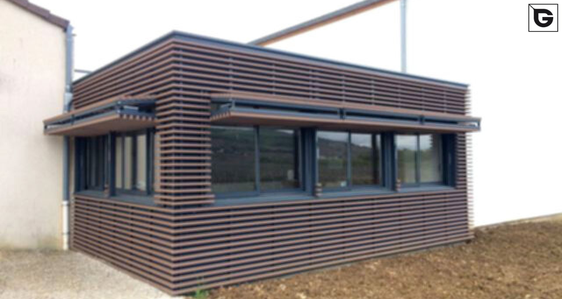 Industrielle Gebäude_Offene Fassadenverkleidung - horiz._Industriegebäude