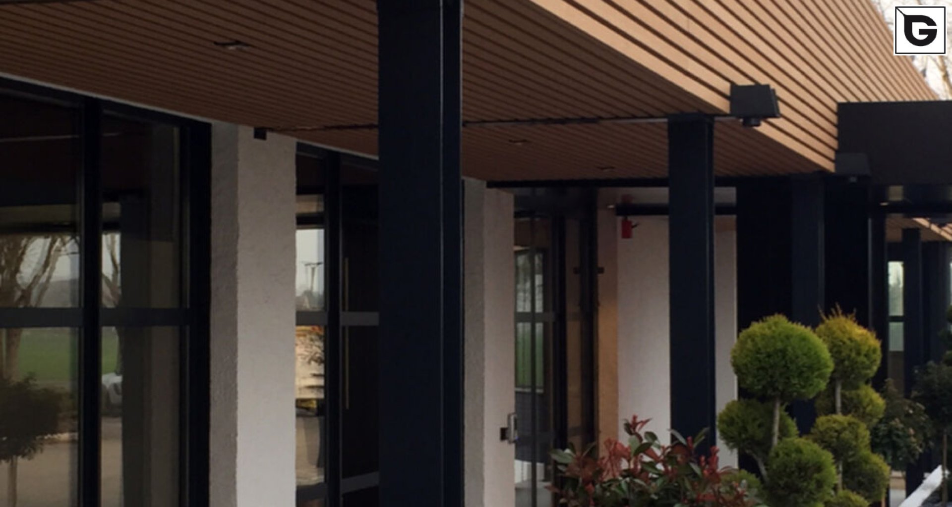 Restaurant und Hotelgewerbe_Offene Fassadenverkleidung - horiz._Hotel