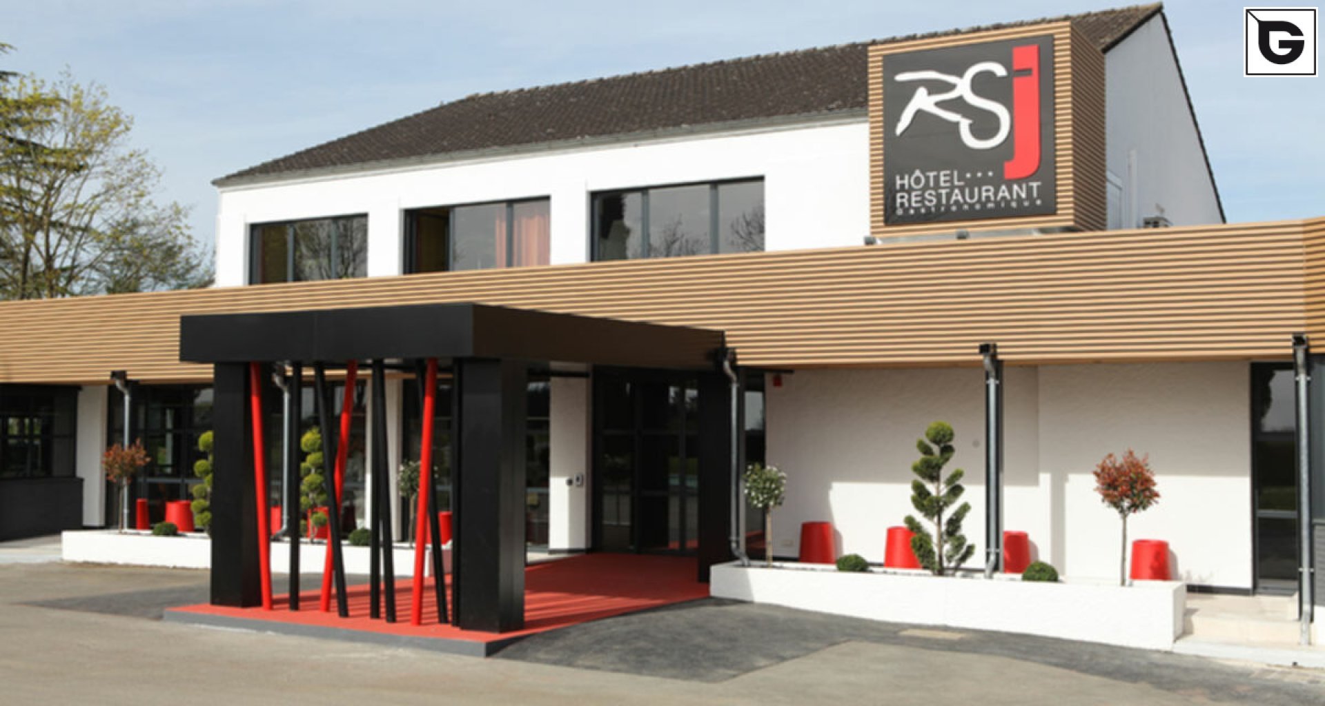 Restaurant und Hotelgewerbe_Offene Fassadenverkleidung - horiz._Hotel