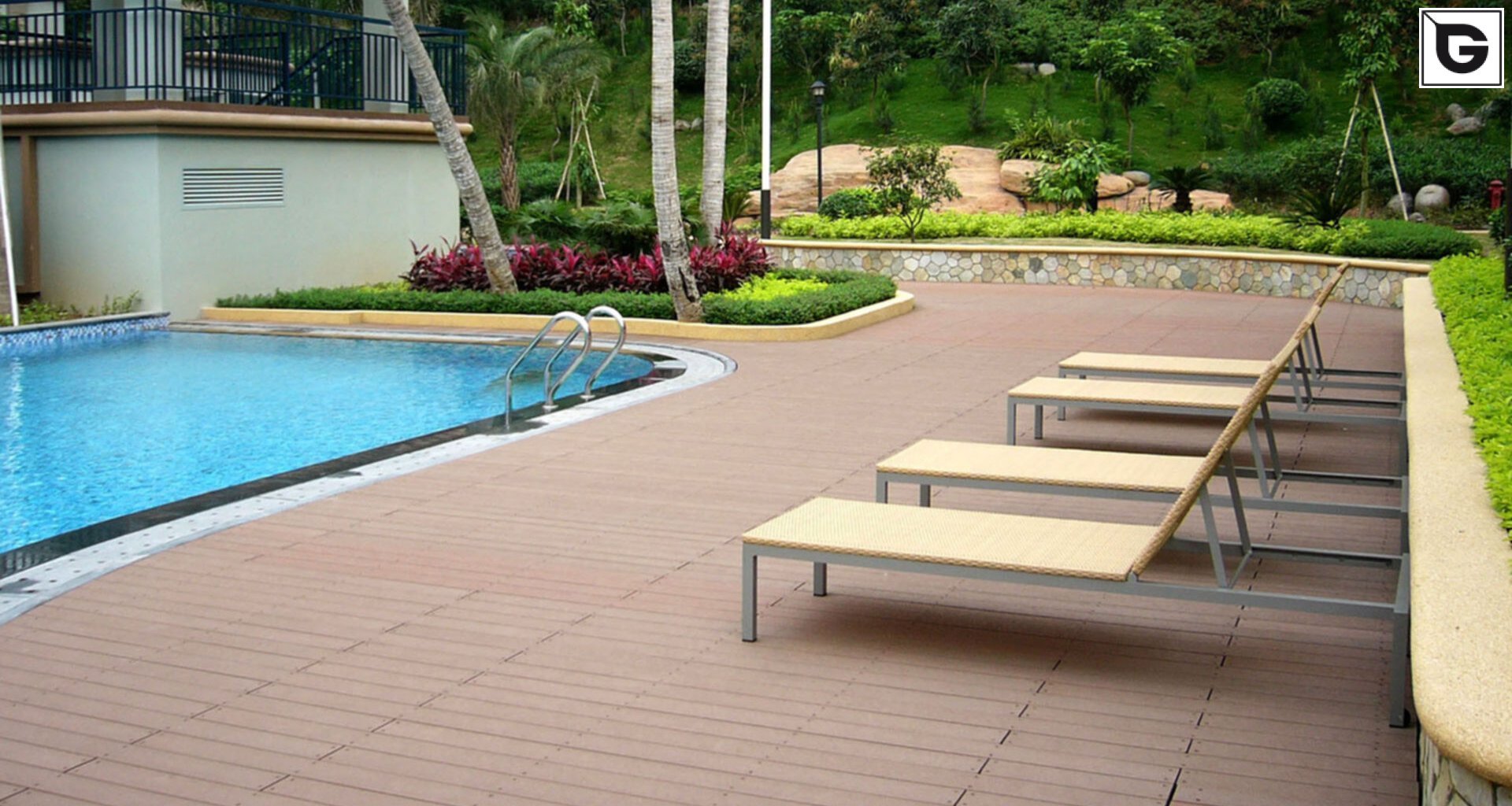 Restaurant und Hotelgewerbe_Schwimmbad deck_Hotel