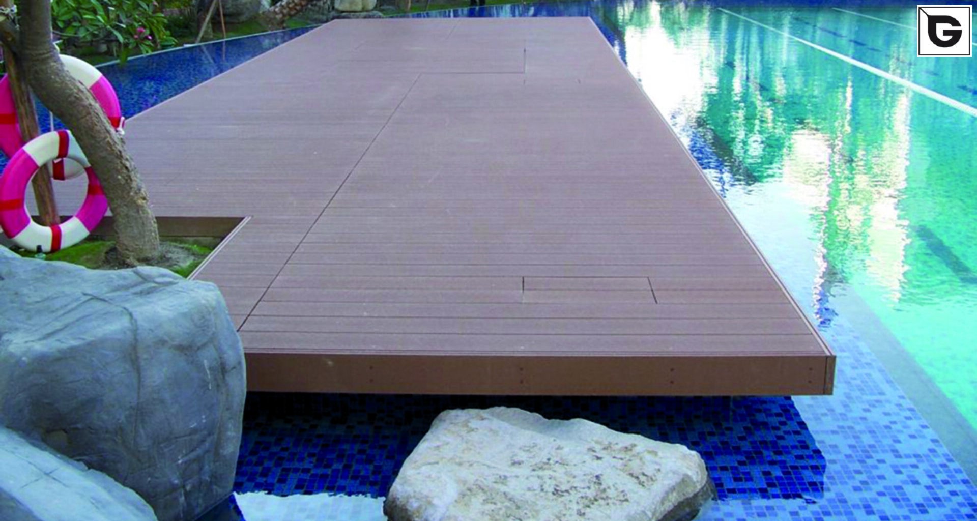 Restaurant und Hotelgewerbe_Schwimmbad deck_Hotel