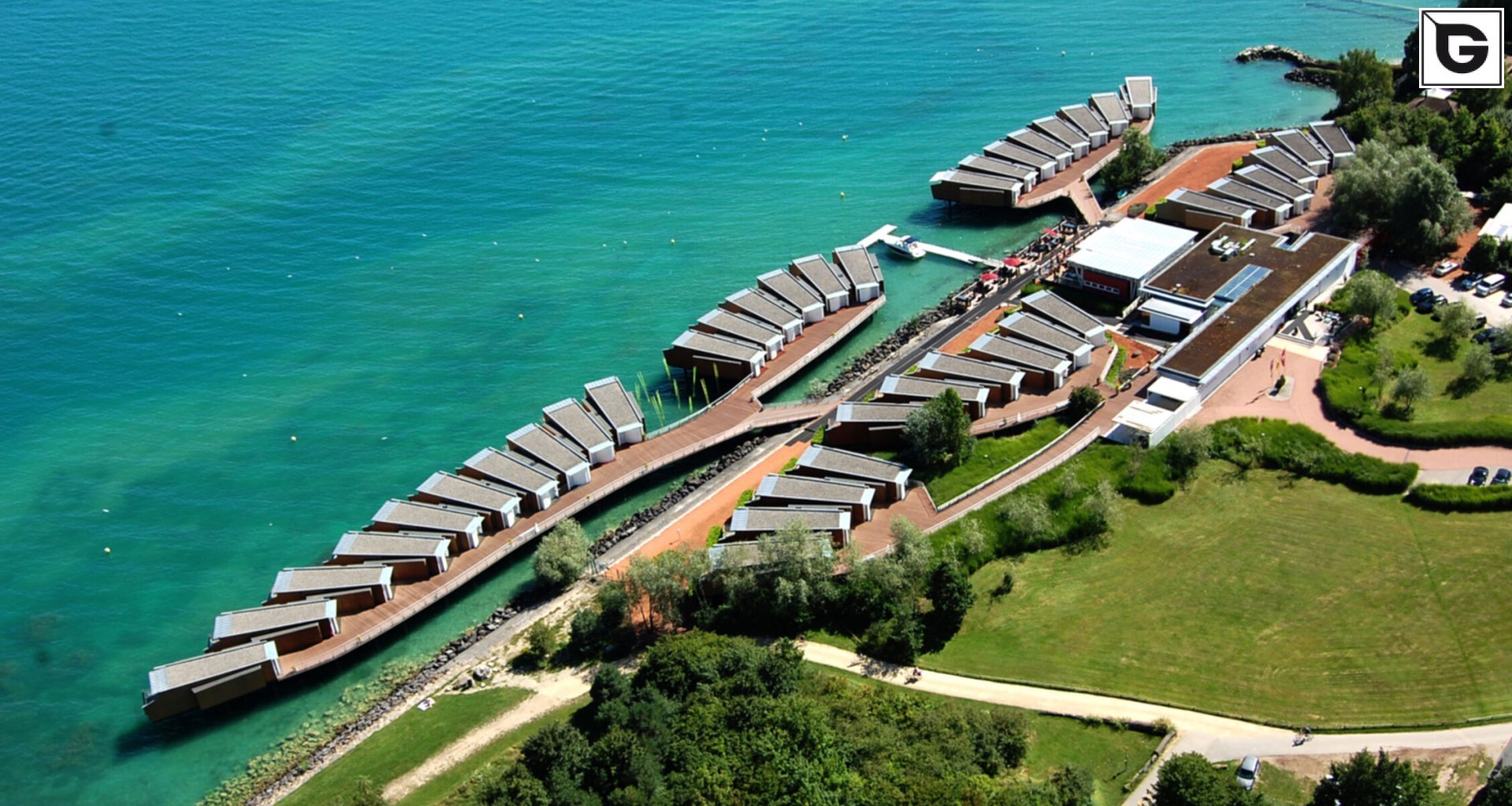 Restaurant und Hotelgewerbe_Dachanlage, Balk., Laufgang_Vorzeigeprojekte - WPC holz 