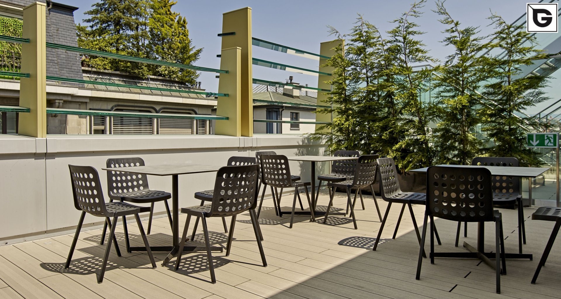 Restaurant und Hotelgewerbe_Dachanlage, Balk., Laufgang_Restaurant