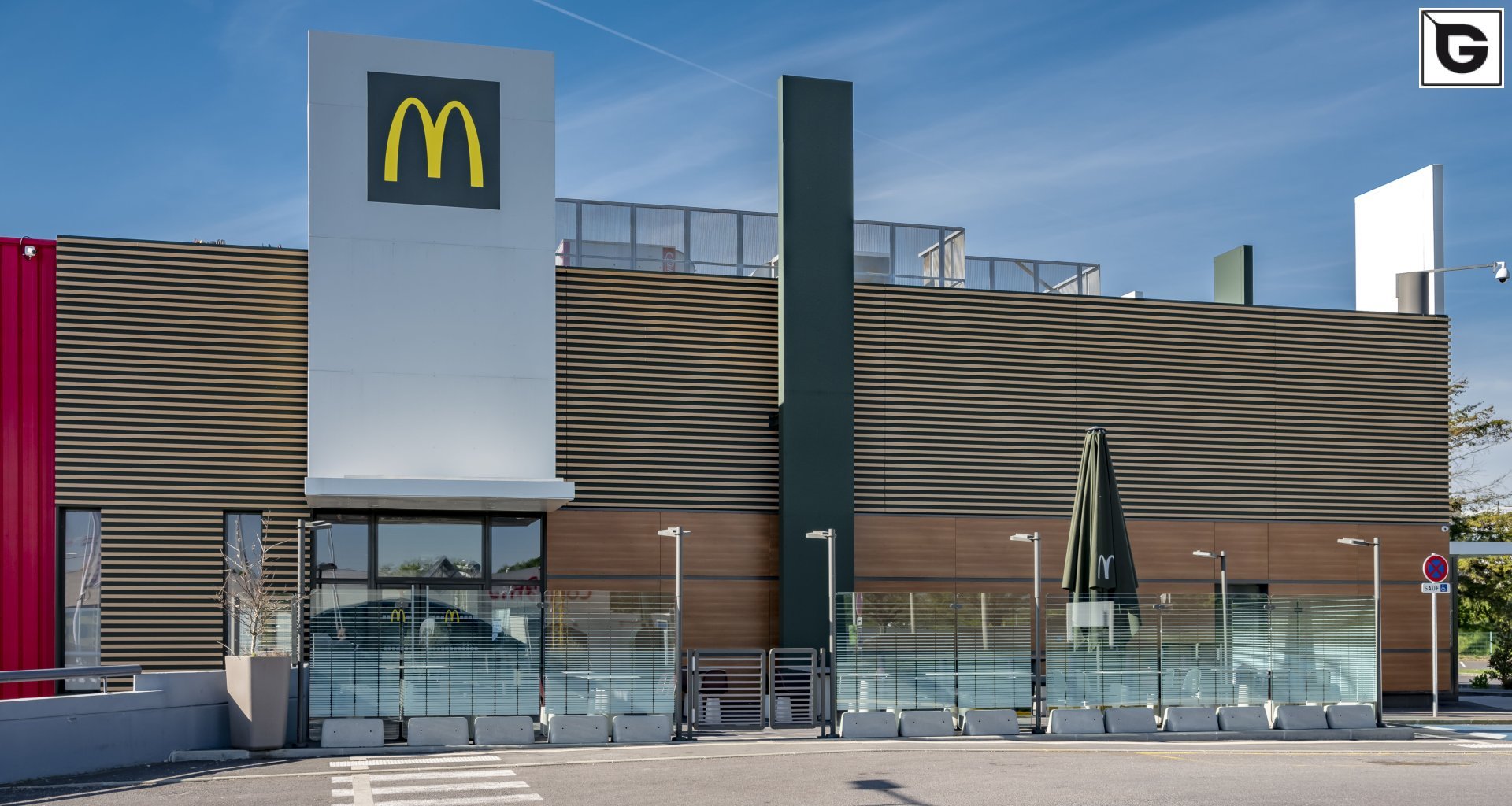 Restaurant und Hotelgewerbe_Offene Fassadenverkleidung - horiz._Restaurant