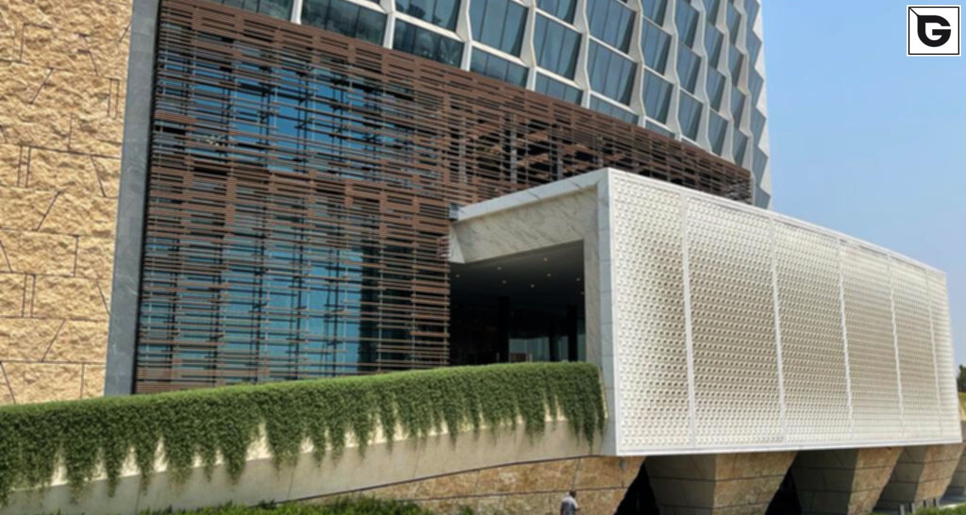 Restaurant und Hotelgewerbe_Verti & Horiz Fassadenverkleidung _Gebogene Profilen