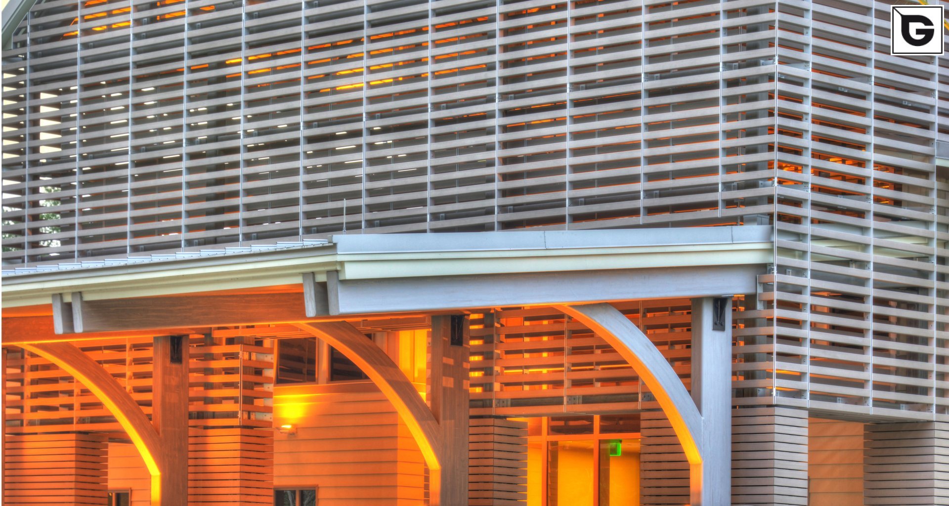 Institutionelle Einrichtungen_Horizontal Sonnenschutz, jalousien_Vorzeigeprojekte - Hybrid holz