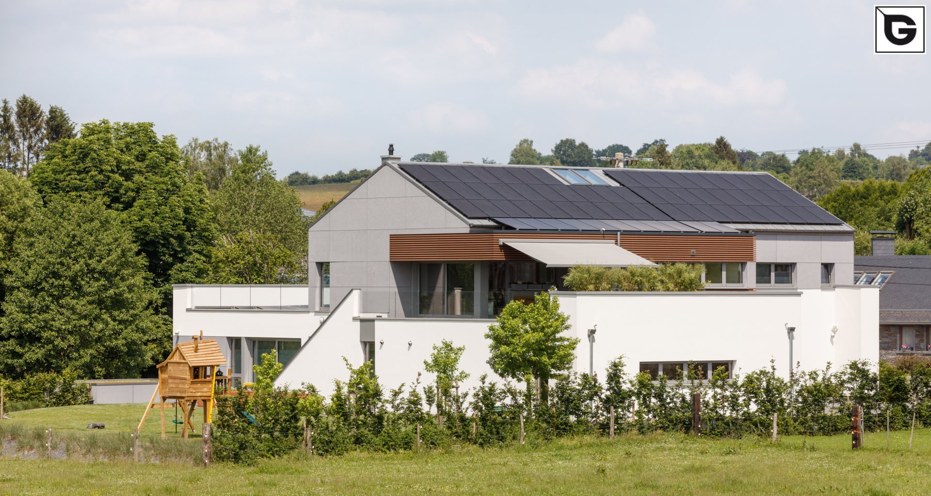 Institutionelle Einrichtungen_Offene Fassadenverkleidung - horiz._Krankenhaus, Arztpraxis