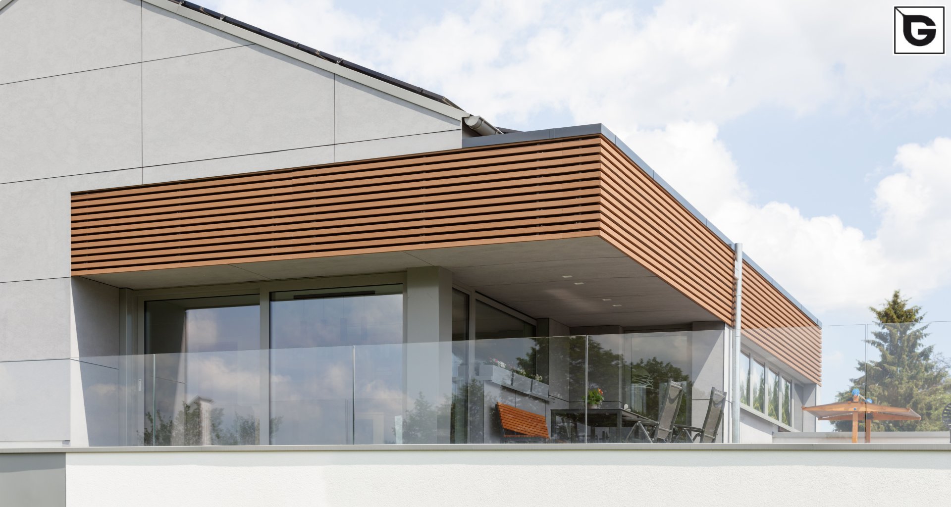 Institutionelle Einrichtungen_Offene Fassadenverkleidung - horiz._Krankenhaus, Arztpraxis