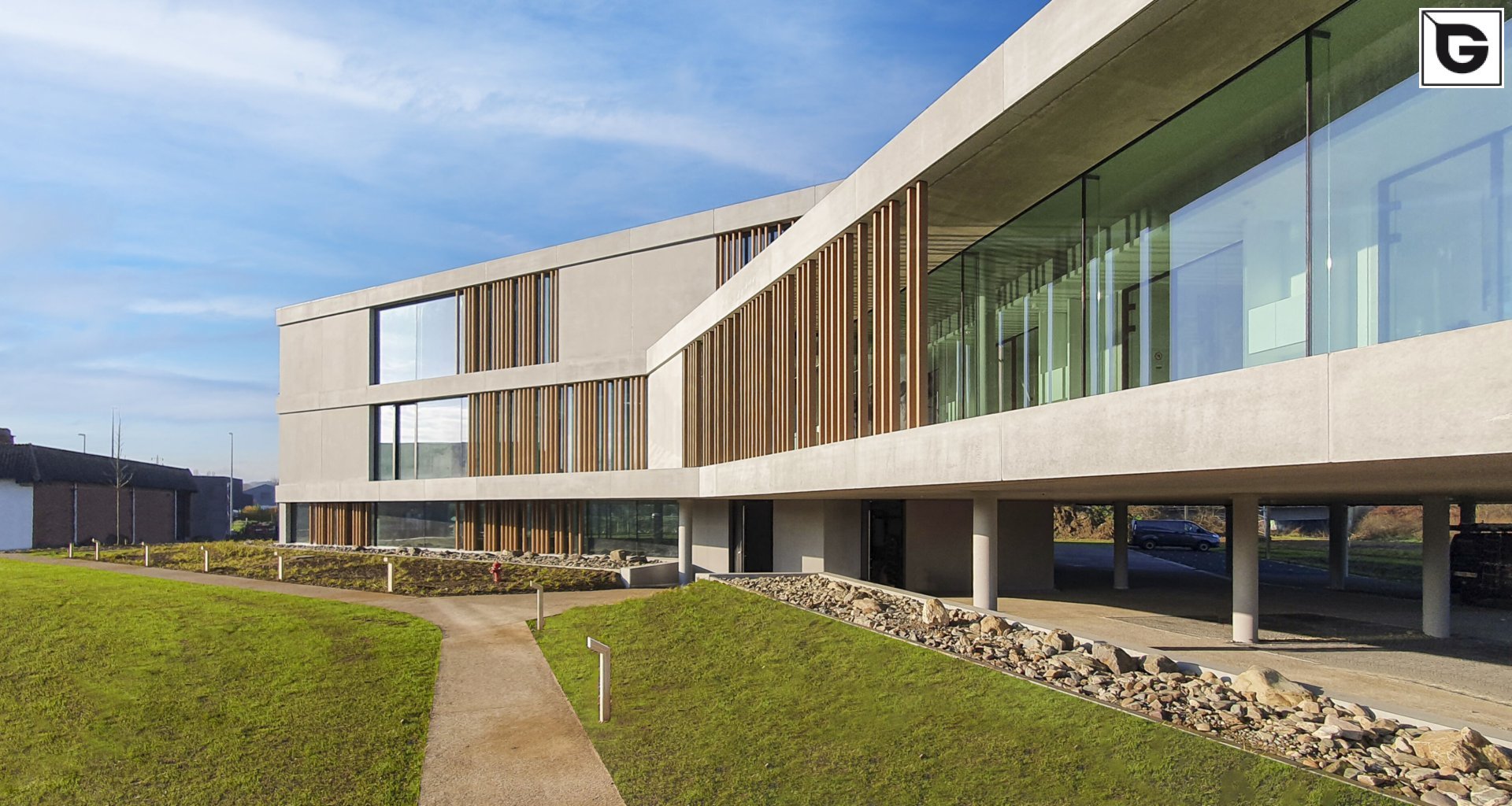 Institutionelle Einrichtungen_Vertical Sonnenschutz, jalousien_Krankenhaus, Arztpraxis