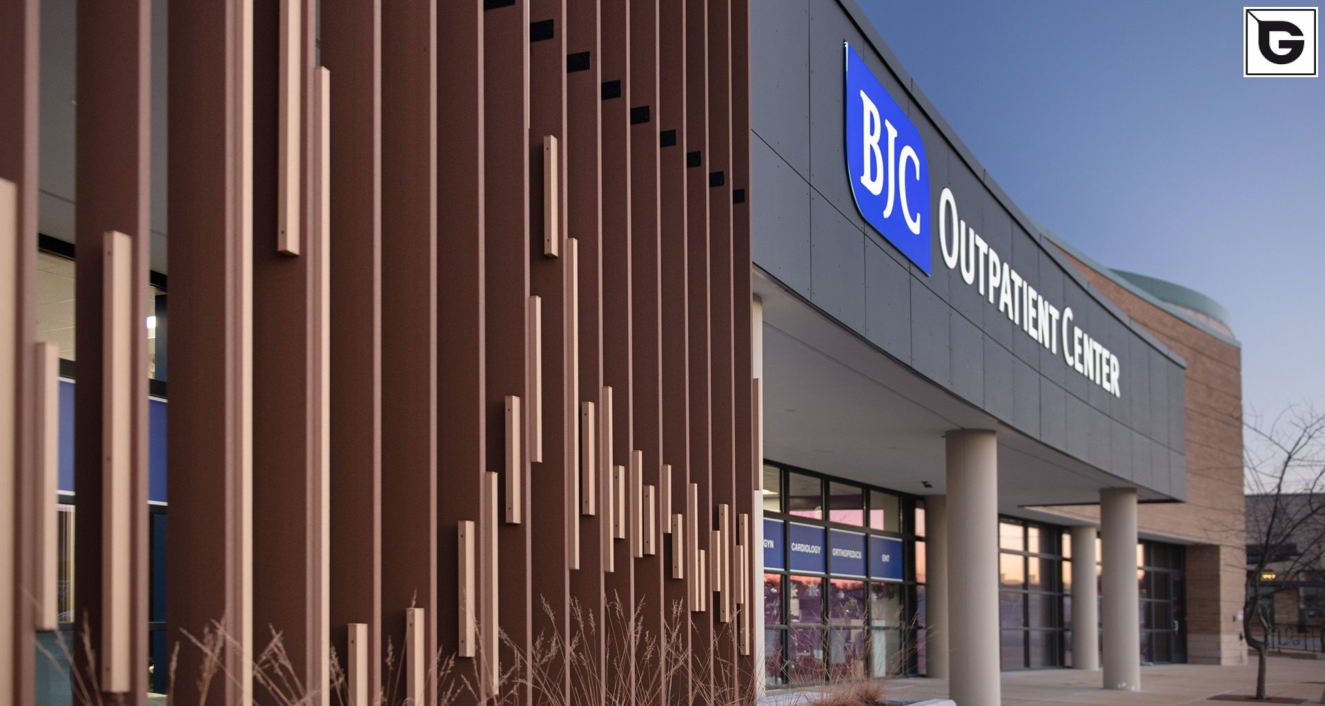 Wohngebäude_Offene Fassadenverkleidung - verti._Wohnhaus