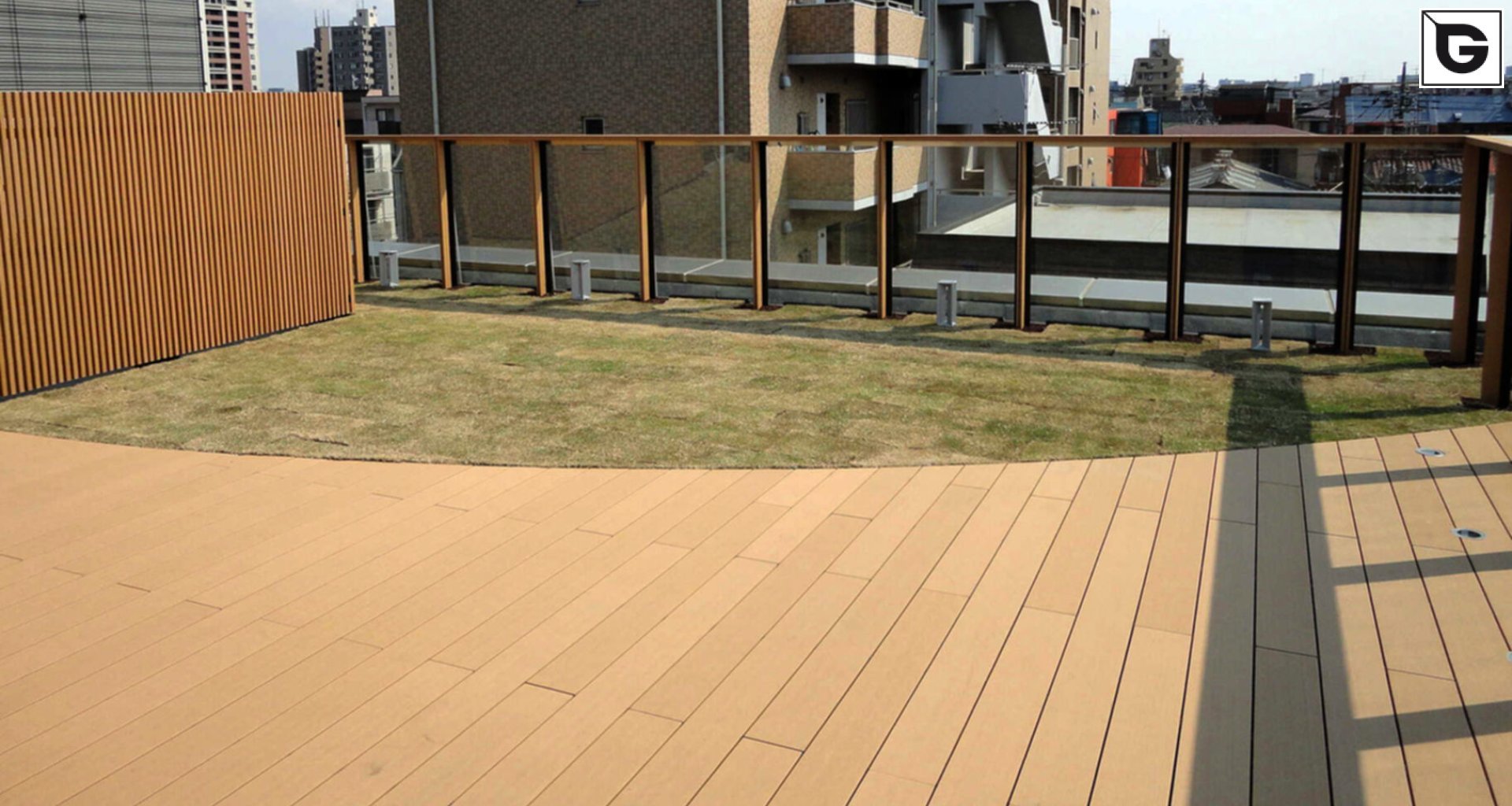 Institutionelle Einrichtungen_Terrasse Gewerbliche Nutzung_Gebogene Profilen