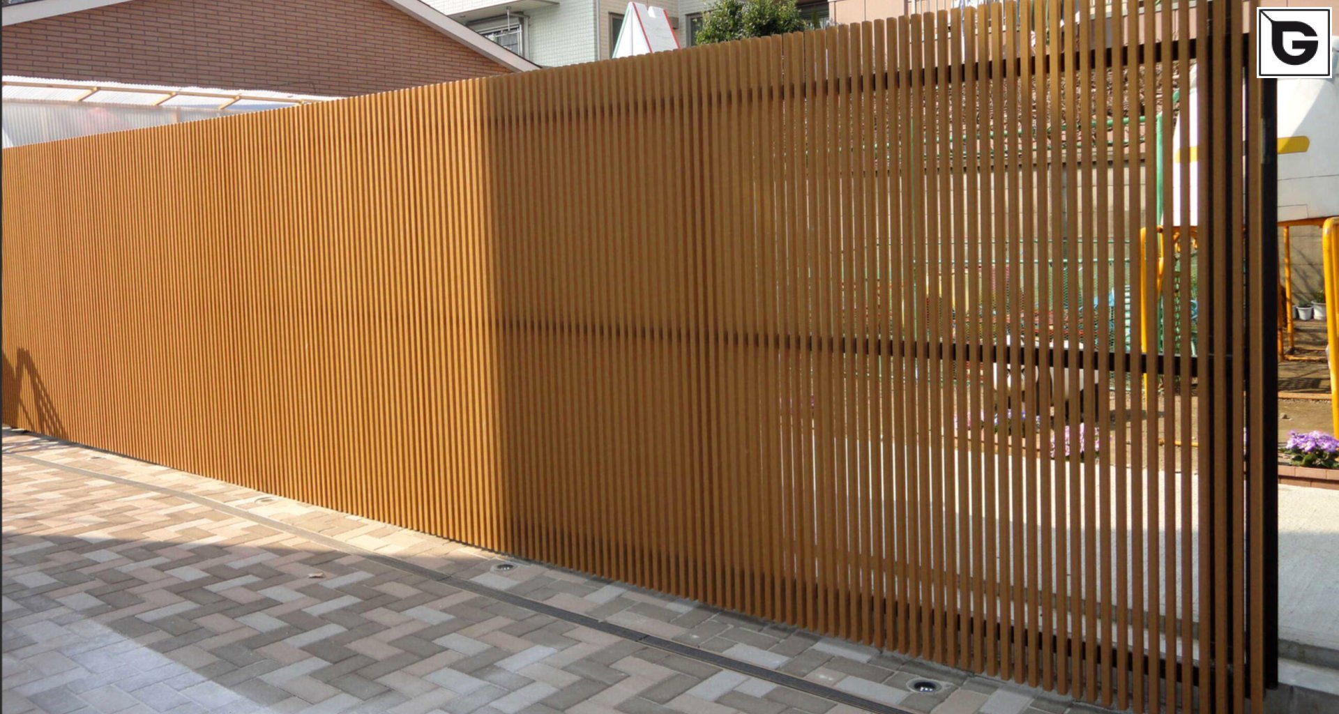 Institutionelle Einrichtungen_Zäune, Mauer, Portal_Gebogene Profilen