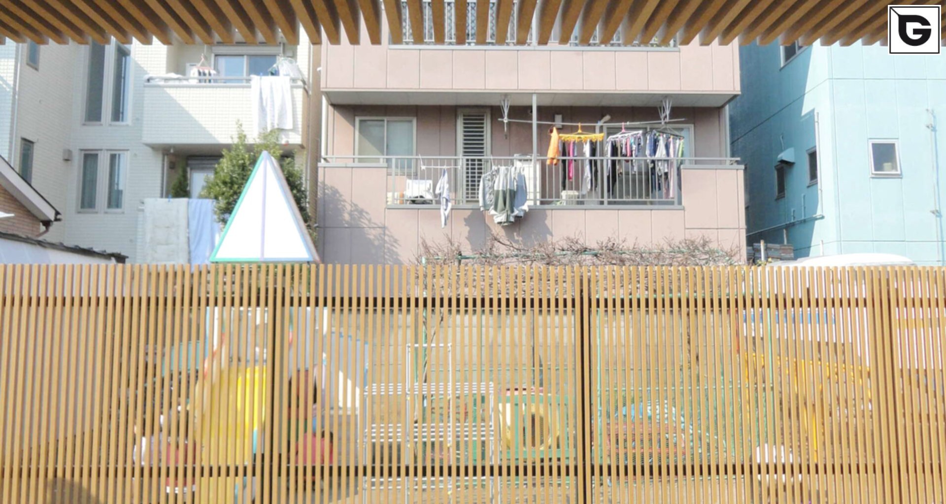 Institutionelle Einrichtungen_Pergola, Dachüberstand, Dach_Gebogene Profilen