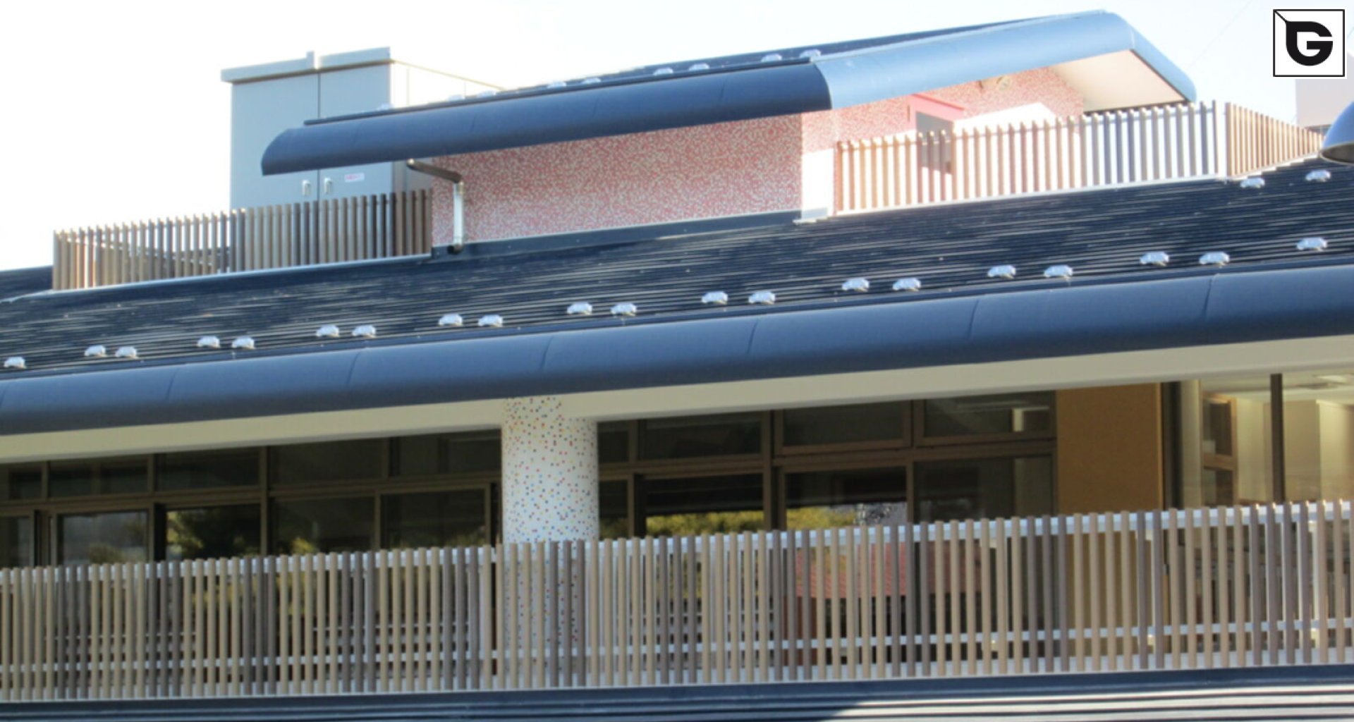 Institutionelle Einrichtungen_Geländer_Gebogene Profilen