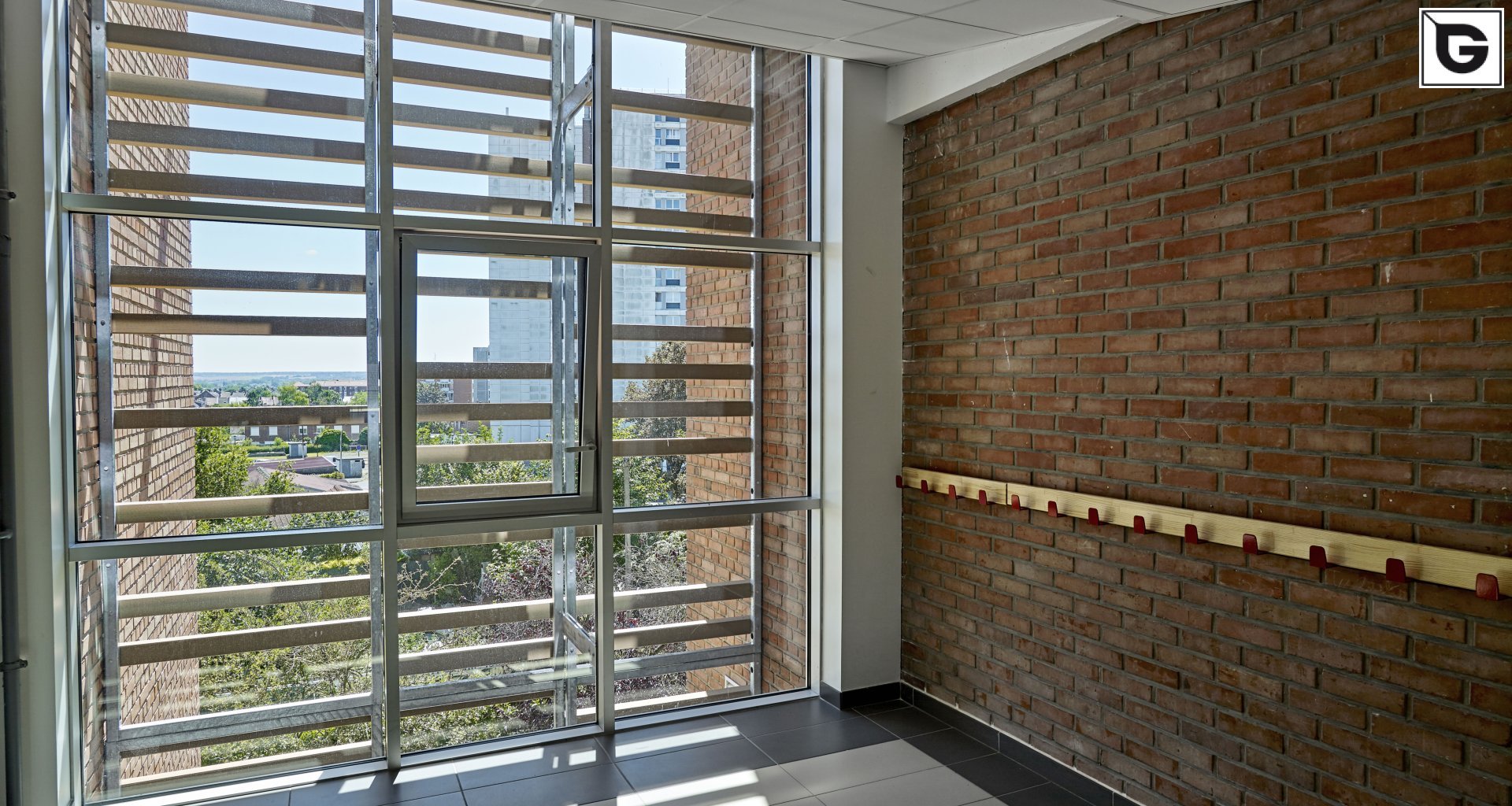 Institutionelle Einrichtungen_Horizontal Sonnenschutz, jalousien_Gebogene Profilen