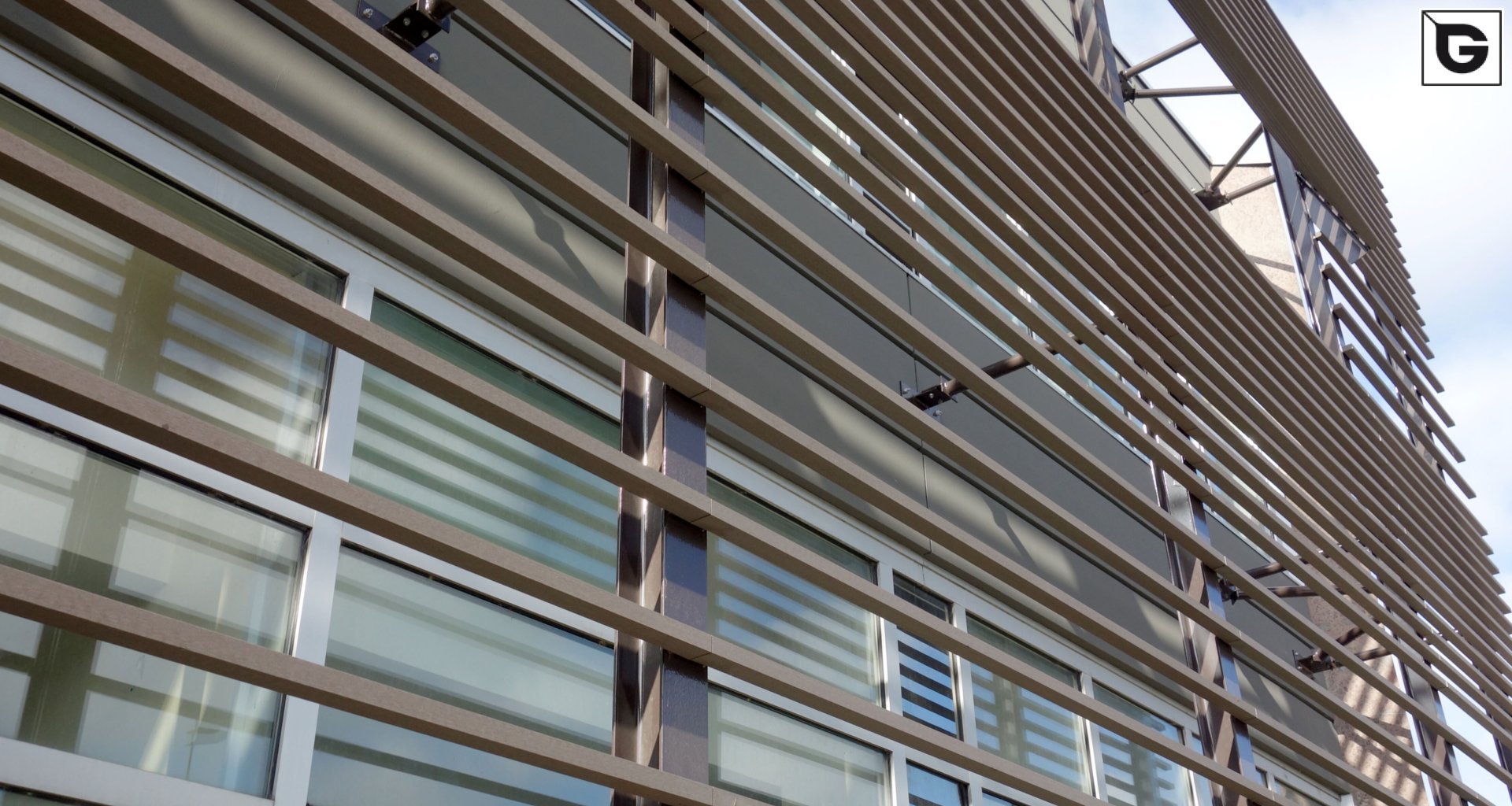 Institutionelle Einrichtungen_Horizontal Sonnenschutz, jalousien_Gebogene Profilen