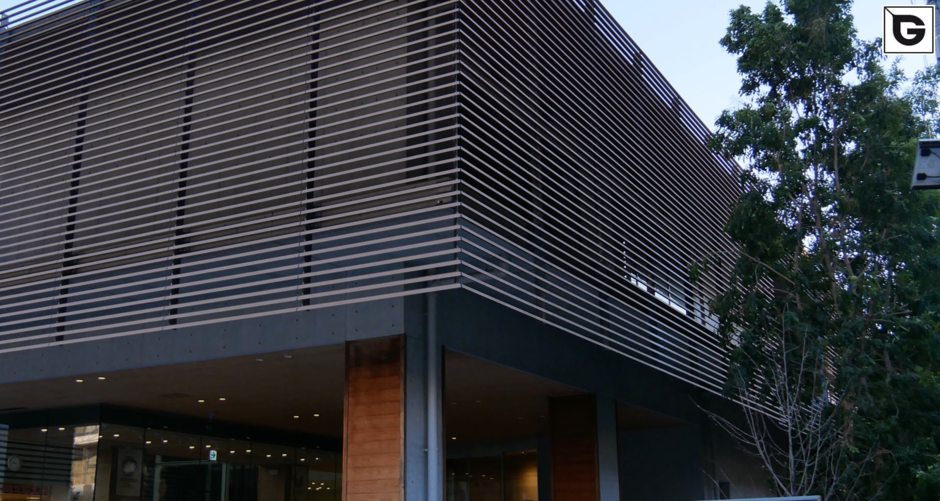 Institutionelle Einrichtungen_Horizontal Sonnenschutz, jalousien_Gebogene Profilen